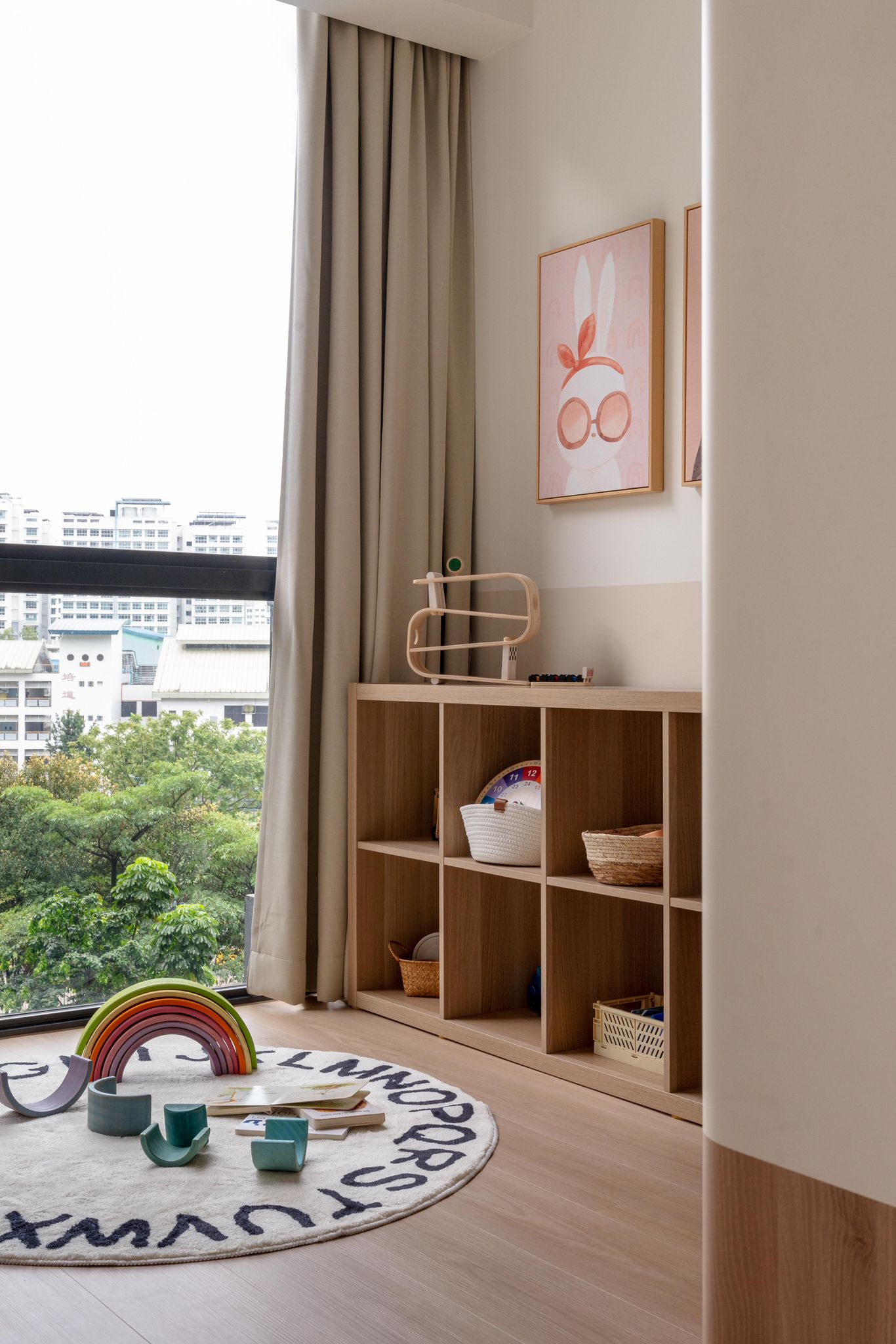 Bright-and-airy-kids-friendly-home-with-lots-of-curves