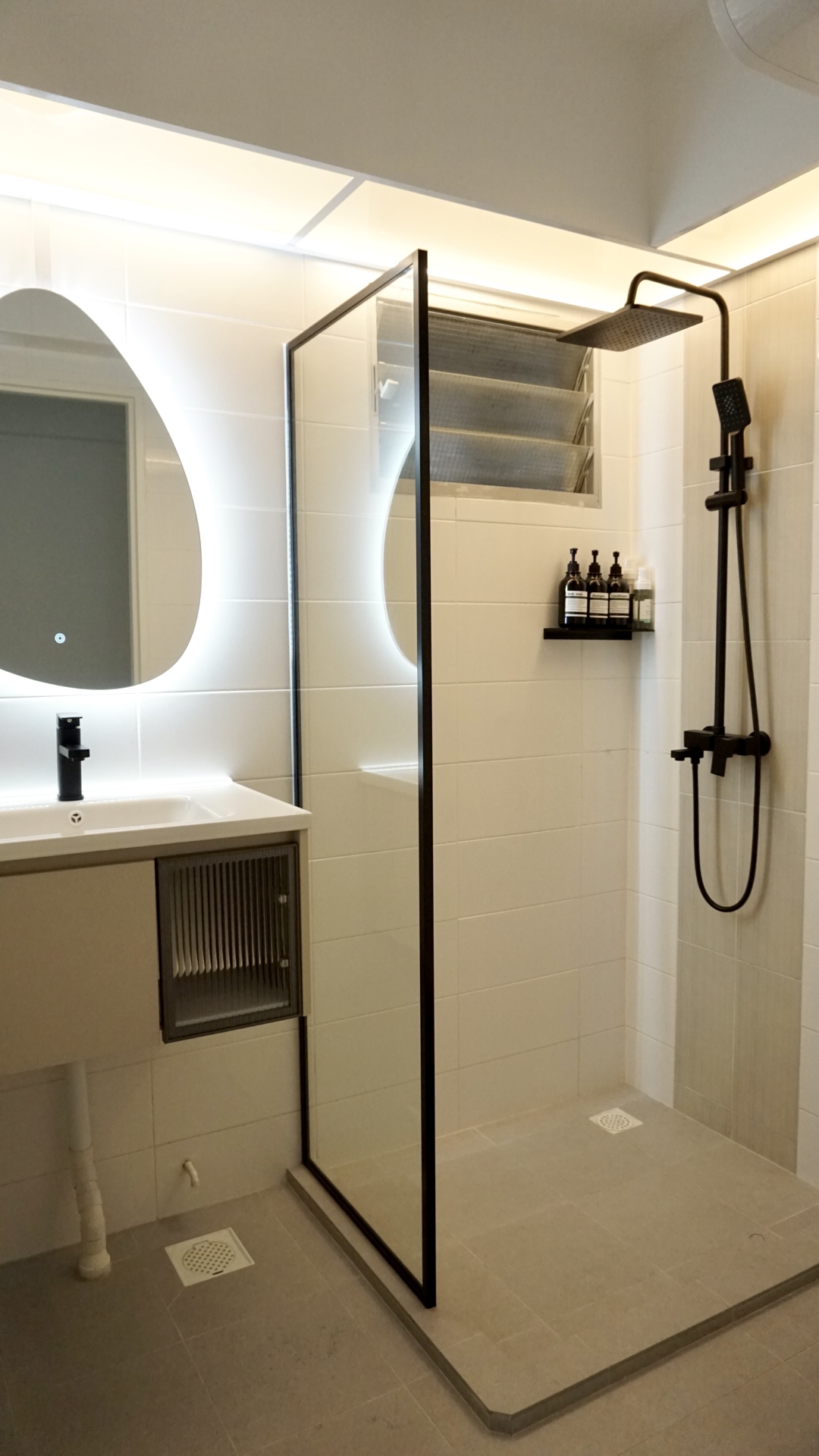 Creating our abode on cloud9, without an ID.  - Modern bathroom with sleek design, minimalist decor, large mirror with