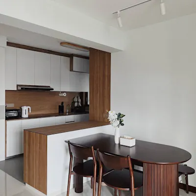 Customer home photo 17: Mid-modern century with hand-me-down built-ins