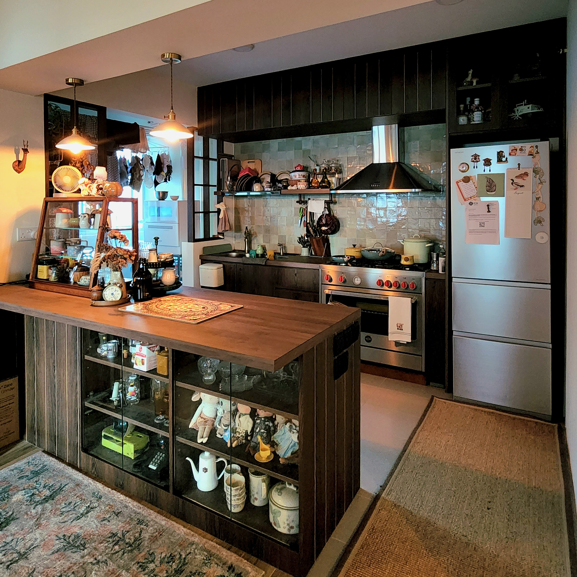 Come in, where it's always autumn (Zakka Vintage BTO) - Wooden kitchen island, vintage decor, hanging pendant lights, wooden