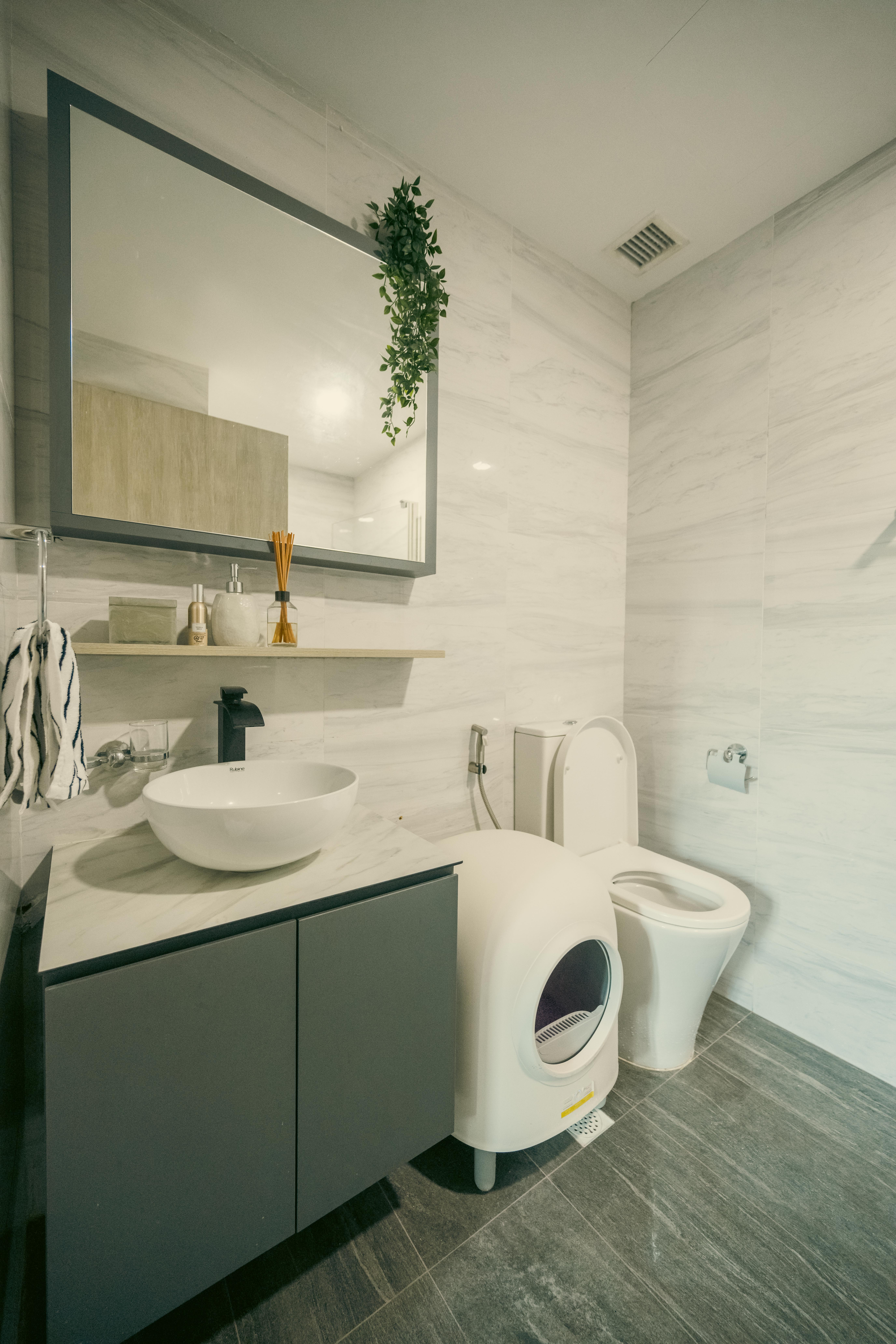 #RUMAHTHEABDULS&#x27; Second Home In The Heart Of Tampines - Modern bathroom with sleek design, white marble walls and floor