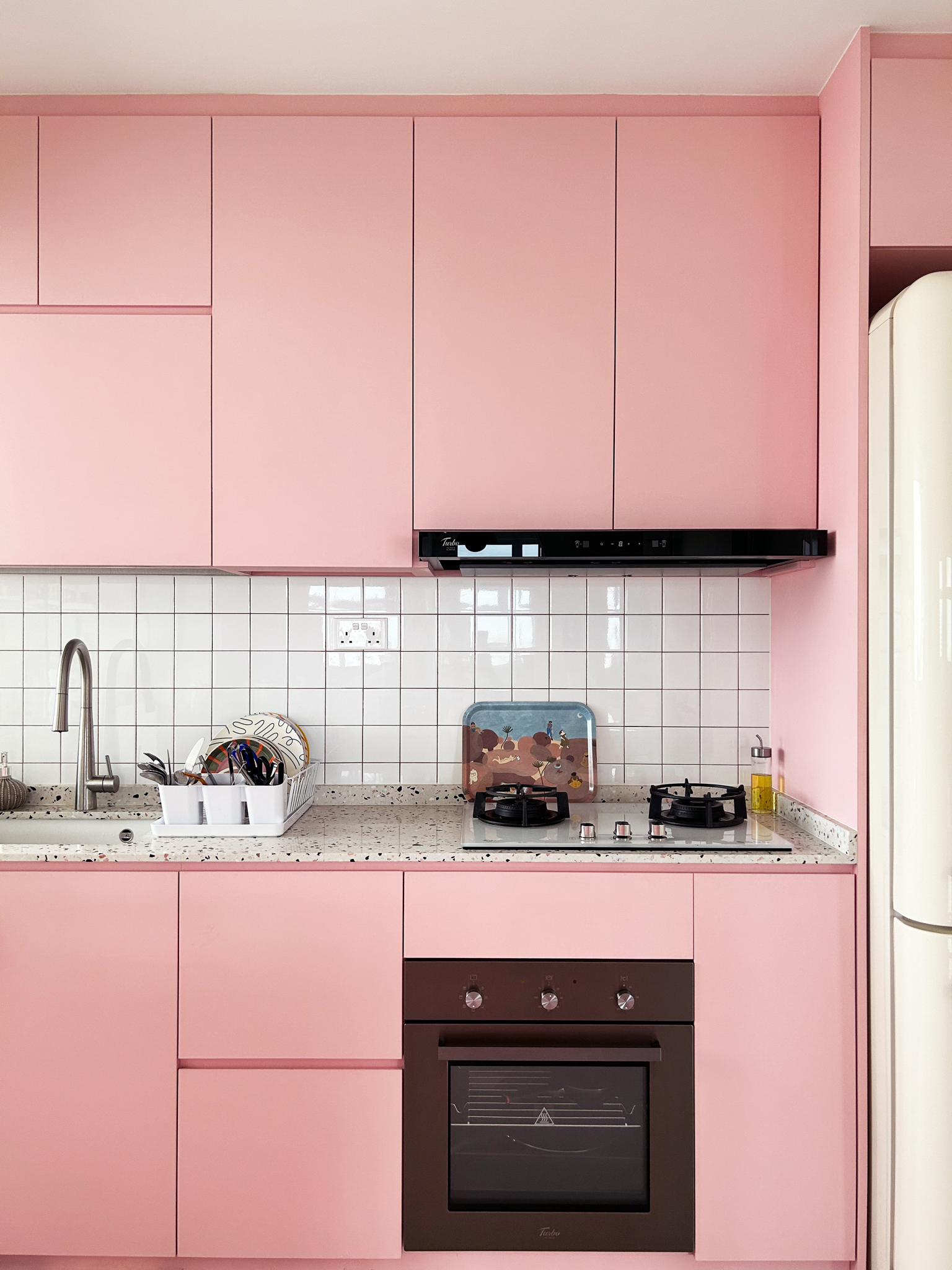 A-quirky-93sqm-home-with-pops-of-colour-and-3-cattos