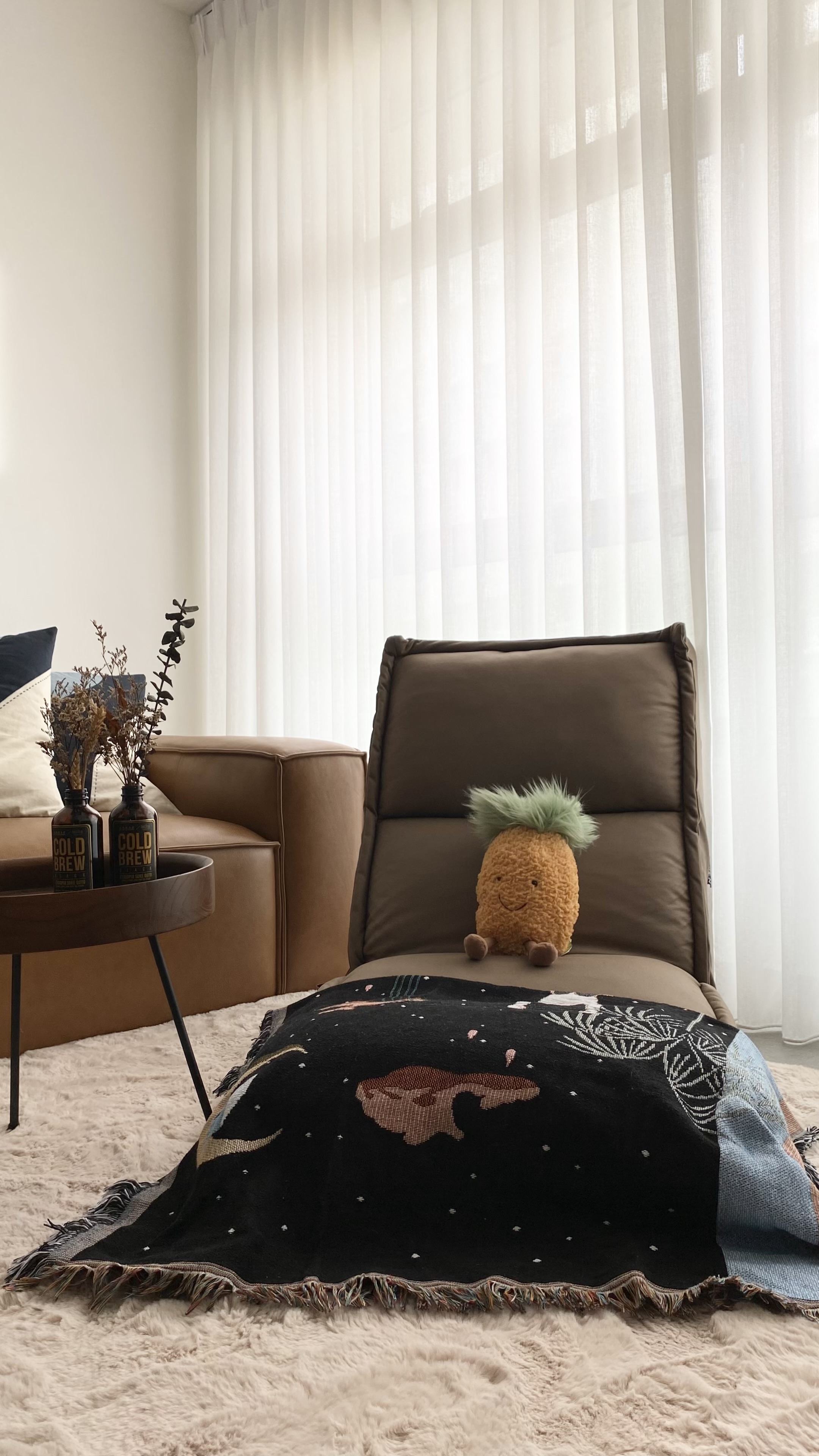 Self-designed living room without a single built-in!