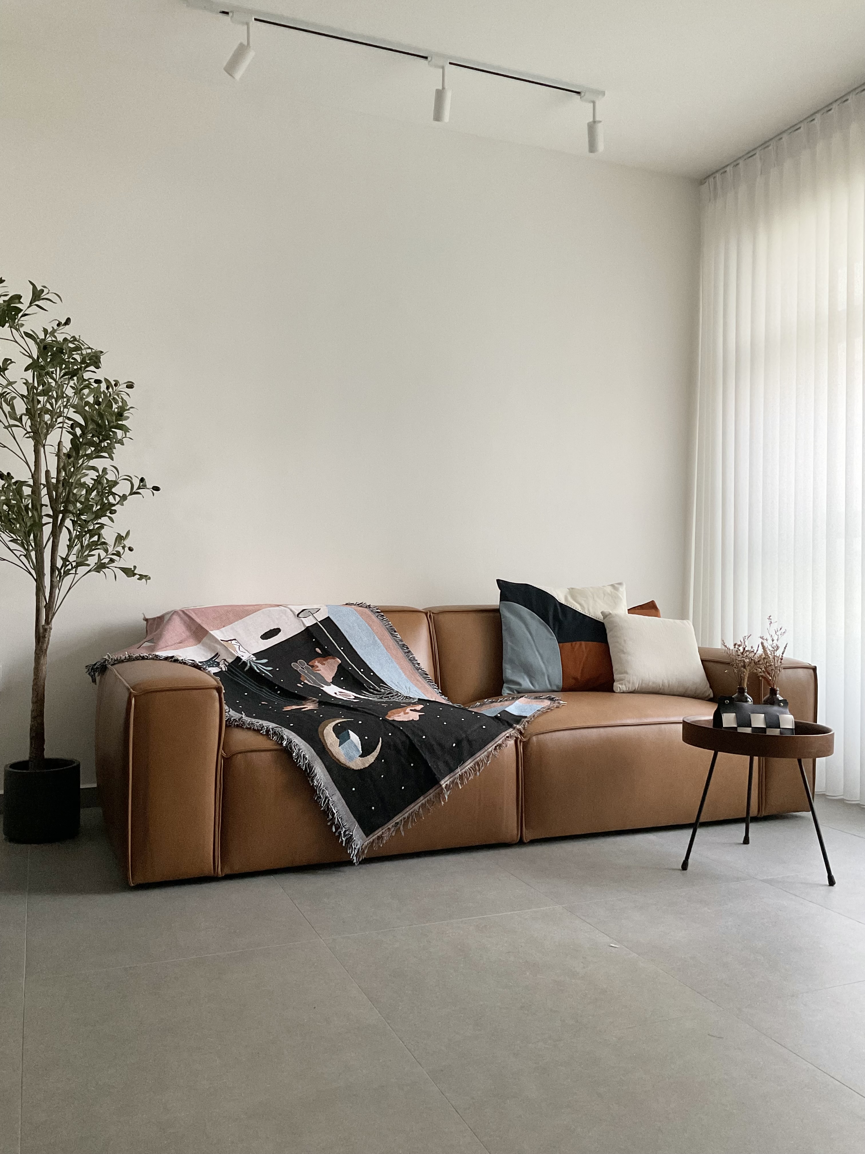 Self-designed living room without a single built-in!