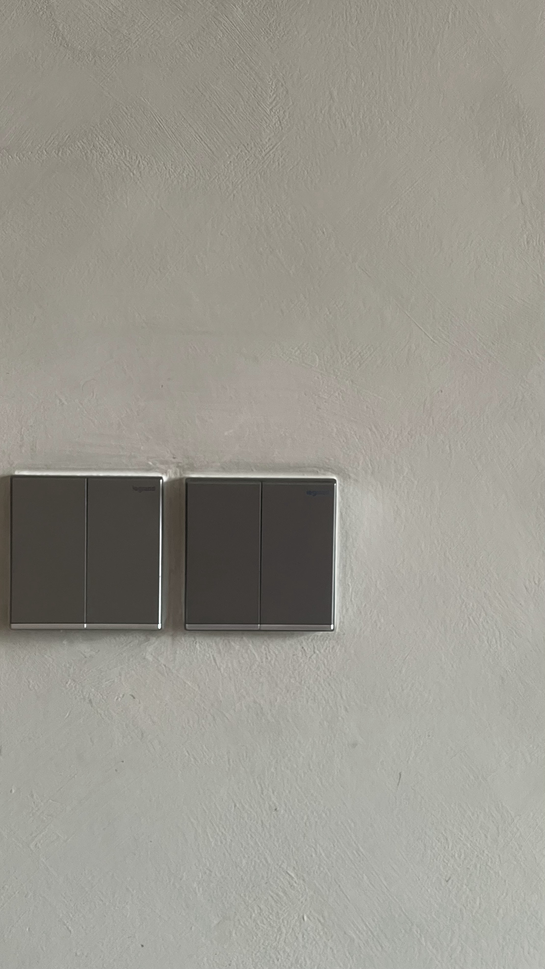 A-Living-Room-with-TLC:-Textures,-Lighting-and-Colours-