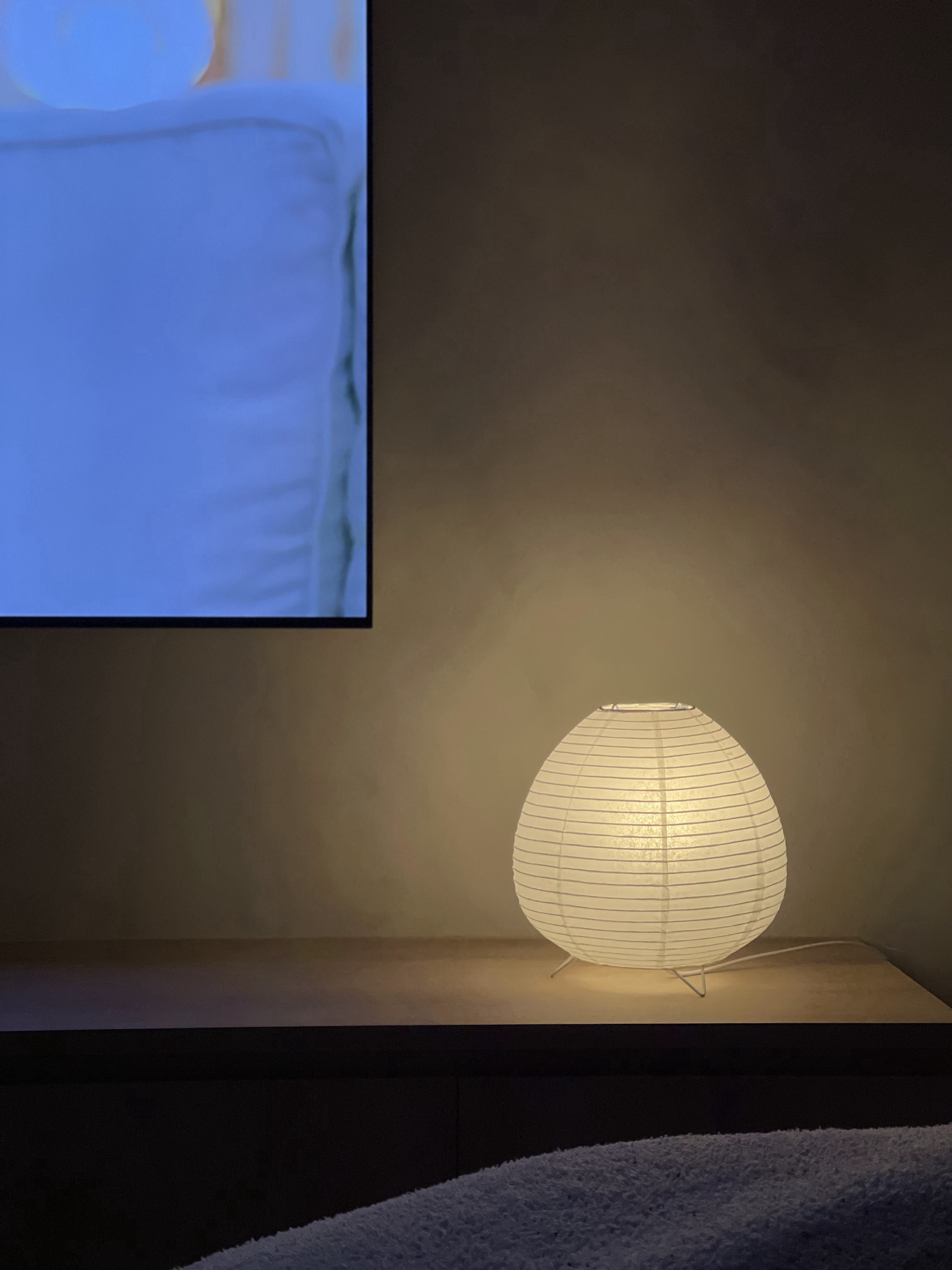 A-Living-Room-with-TLC:-Textures,-Lighting-and-Colours-