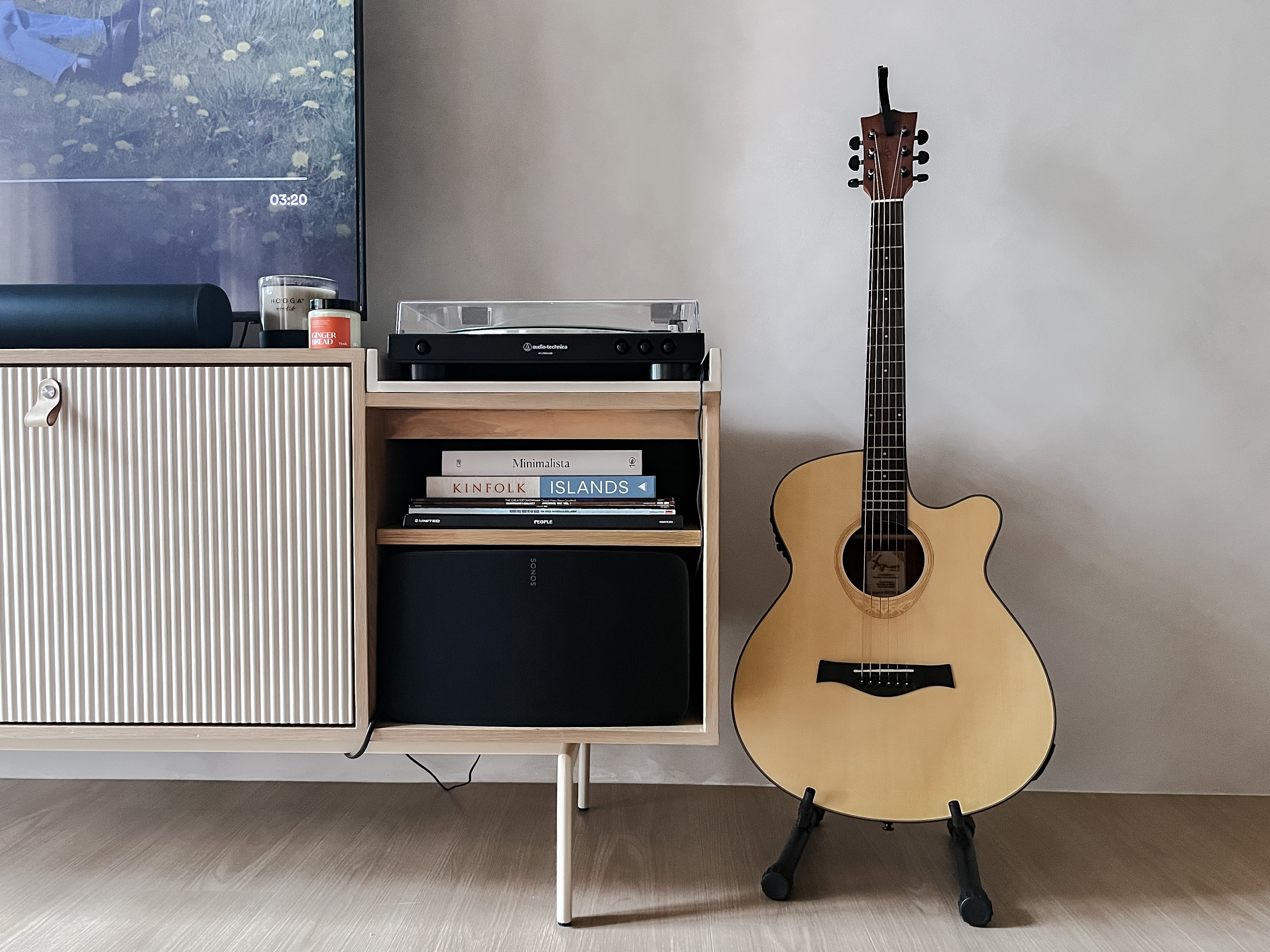 Essentials-for-a-Cozy-Living-Room