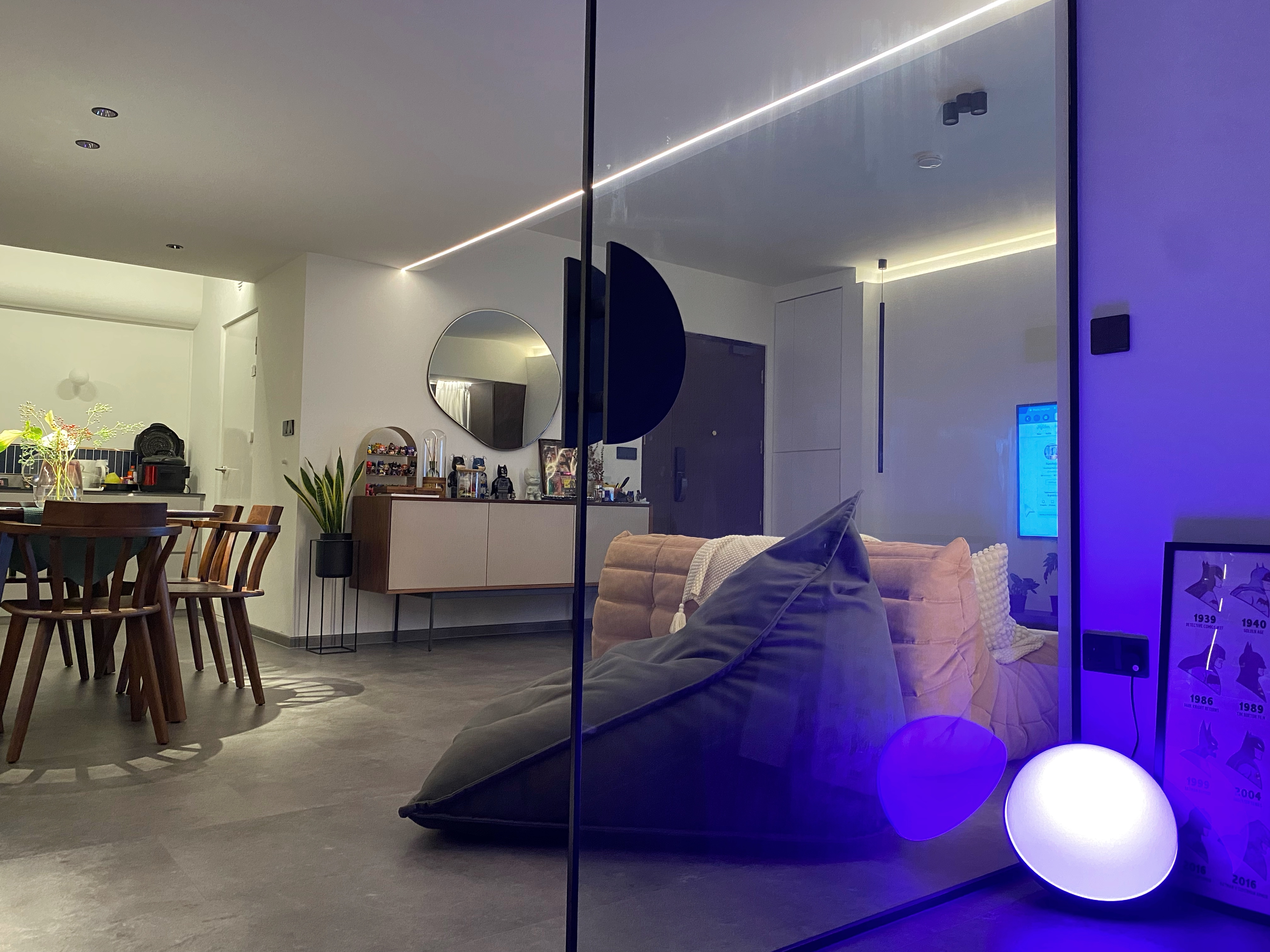 Integrating the living, dining, study and kitchen space into one