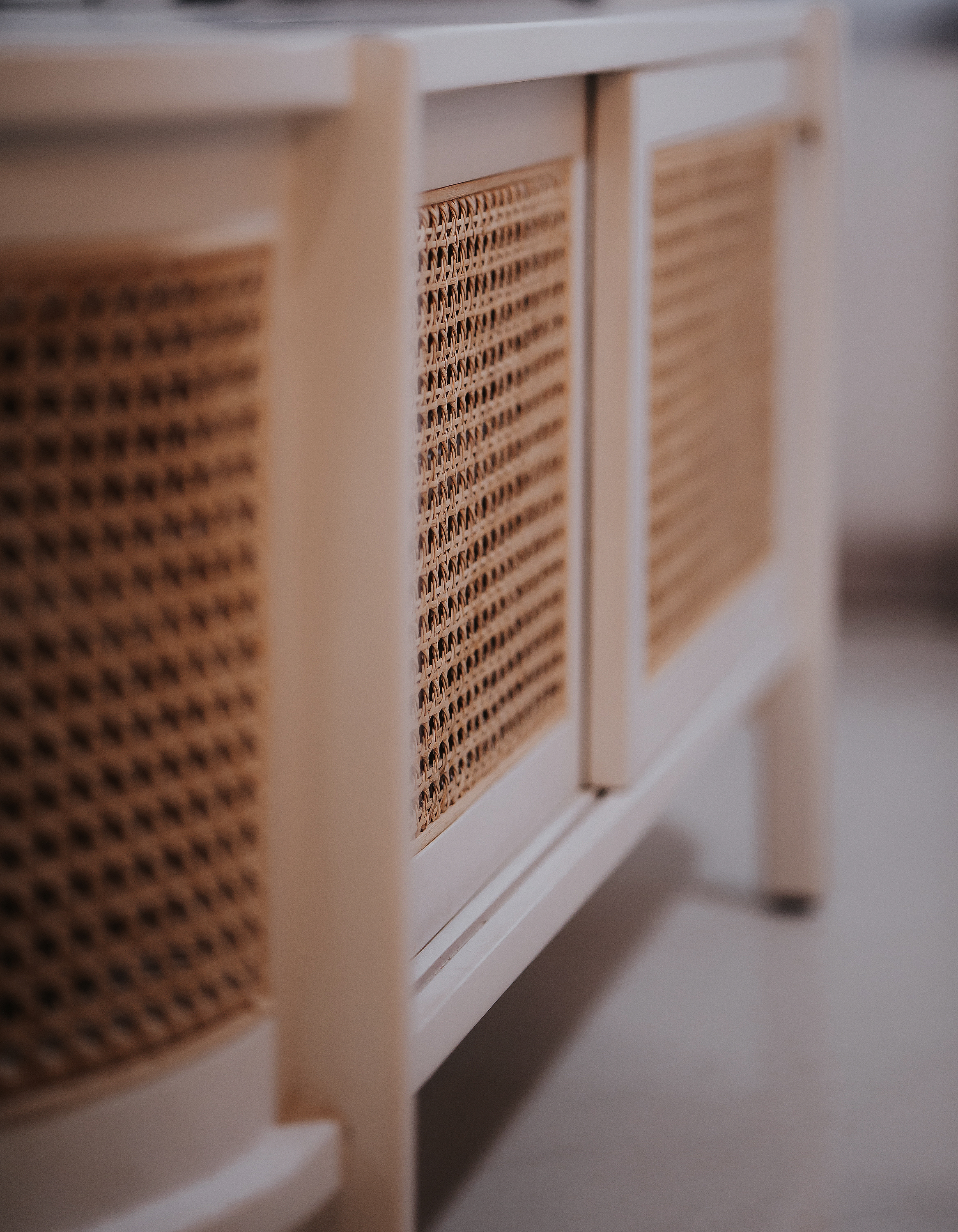 Style + Comfort In This Multi-Functional Living Room