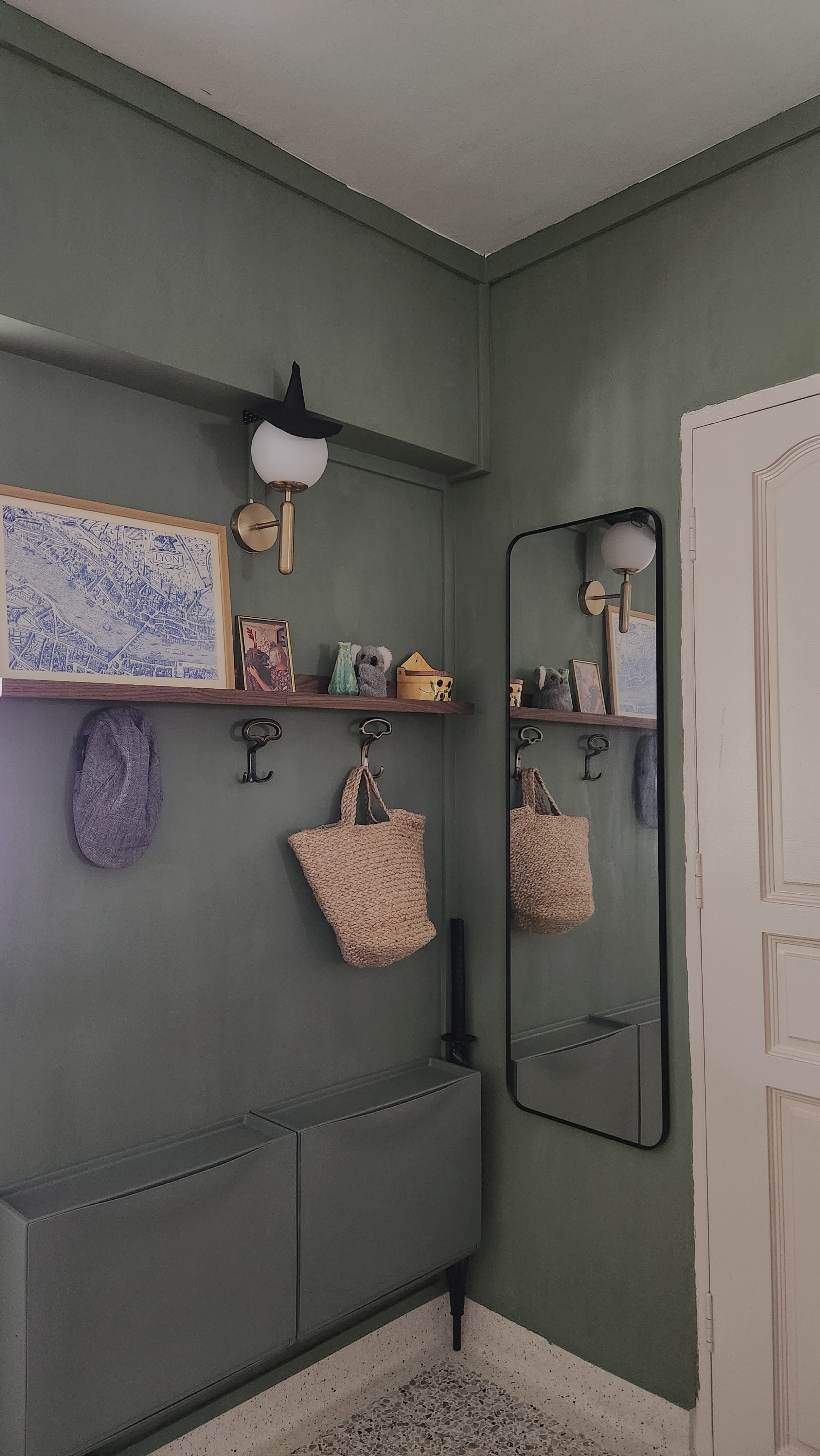 modern-farmhouse-kitchen-and-forest-moody-rooms!