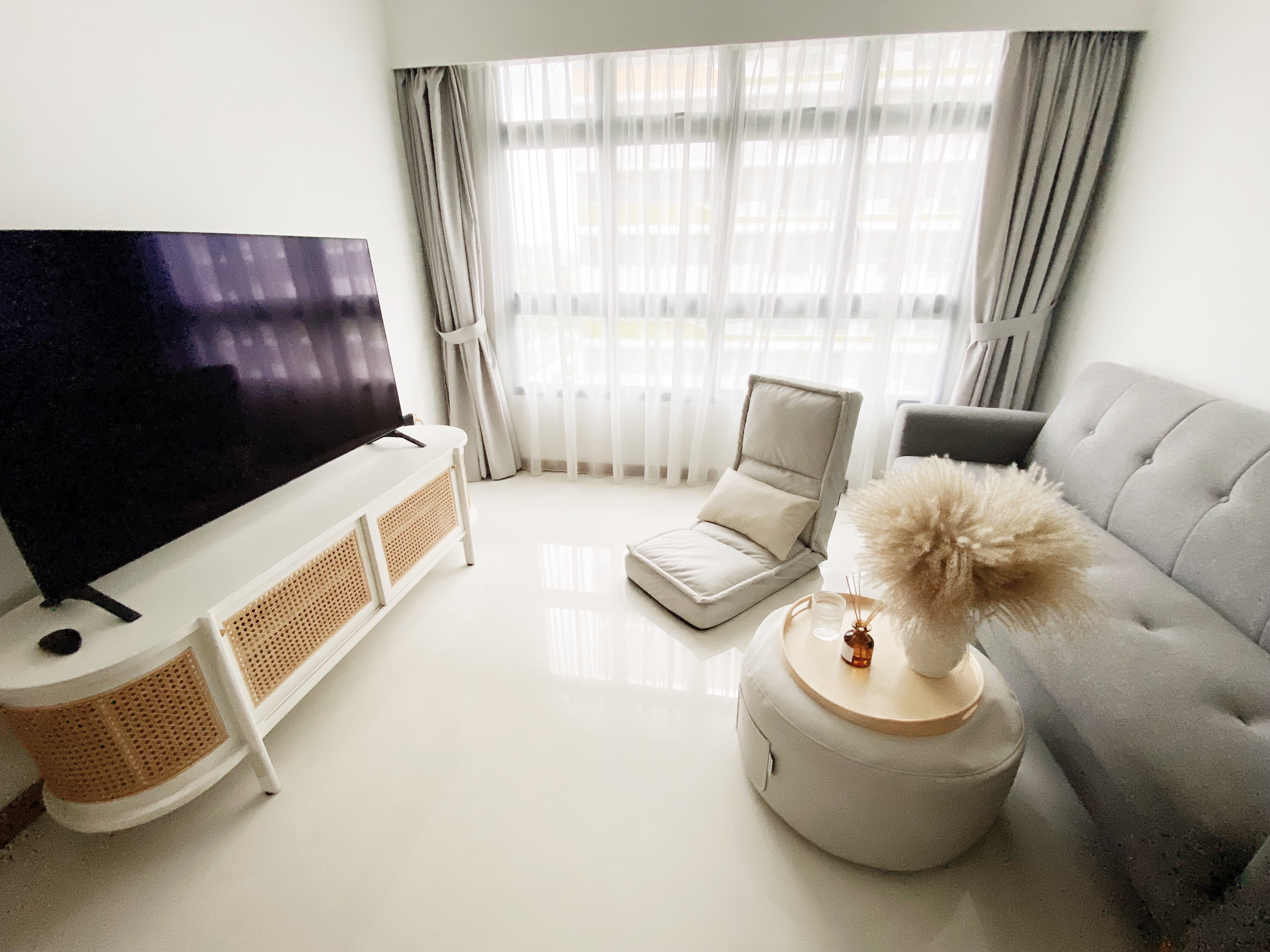 Style + Comfort In This Multi-Functional Living Room