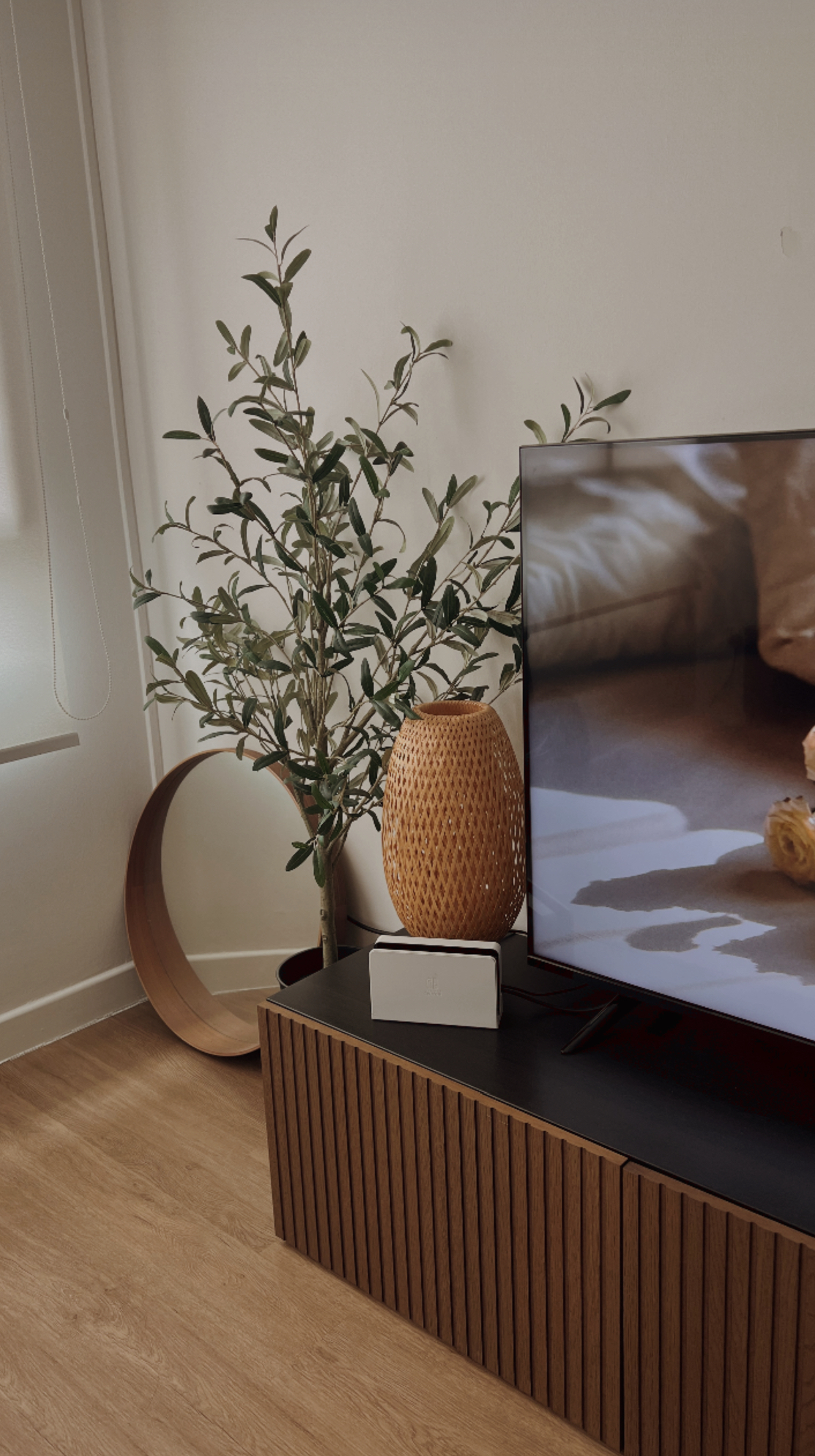 Our warm & comforting Japandi-inspired living room