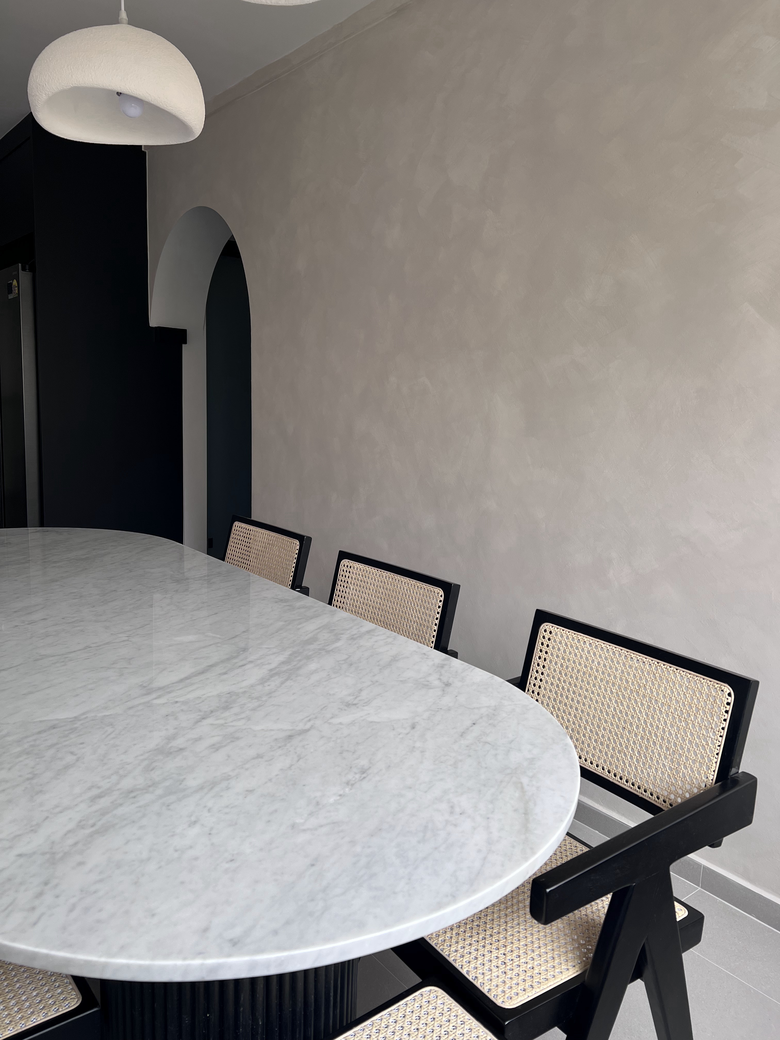 Warmth, textures and a splash of colour - Modern dining room, minimalist design, elegant table, round marble table, black