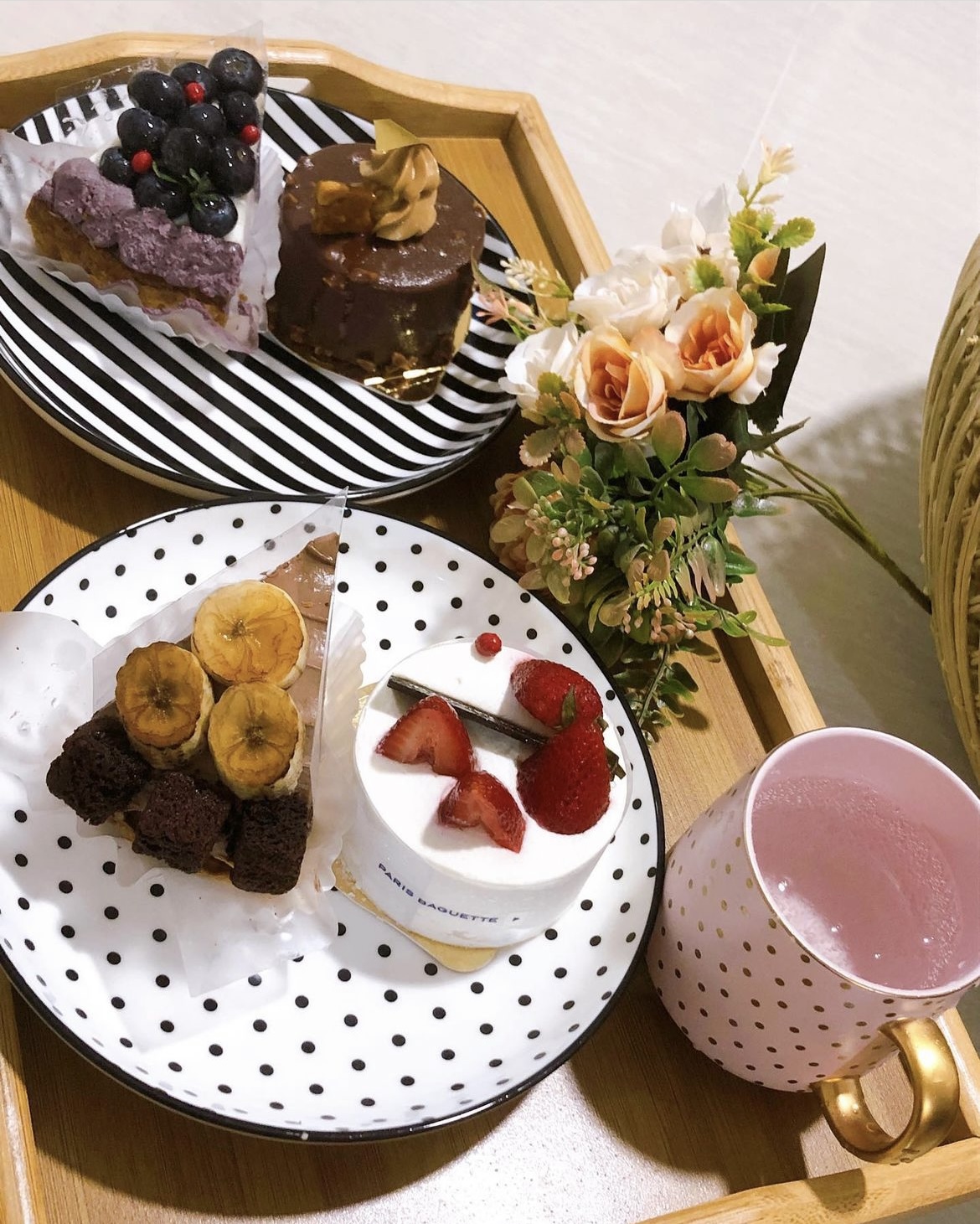 Dining room: making the most out of a small space  - dessert tray, chocolate cake, floral arrangement, banana slices