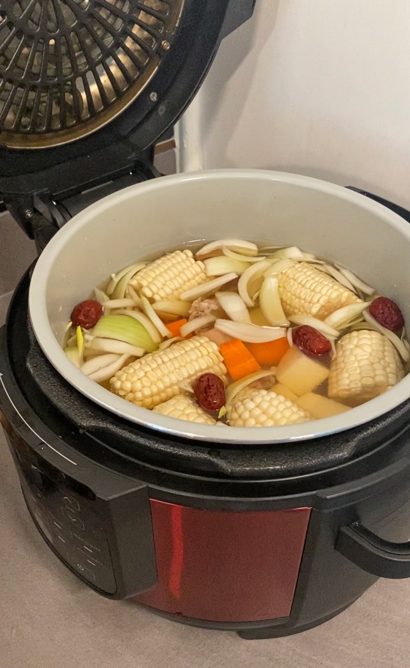Recommended appliances, or rather a must have! - wood-fired oven, slow cooker, corn on the cob, vegetable broth, simmering