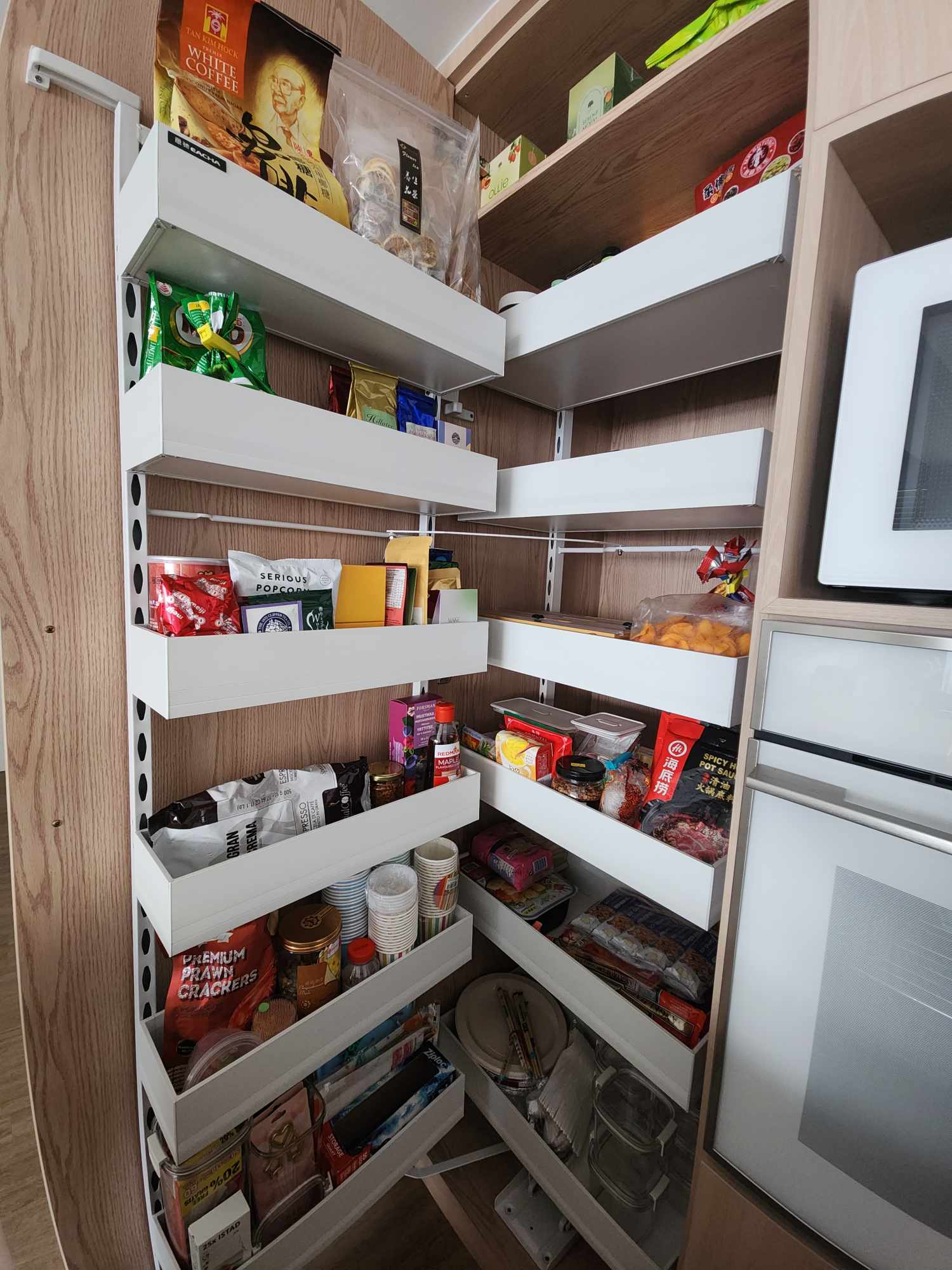 Our-cozy-dining-space-with-a-dry-kitchen-