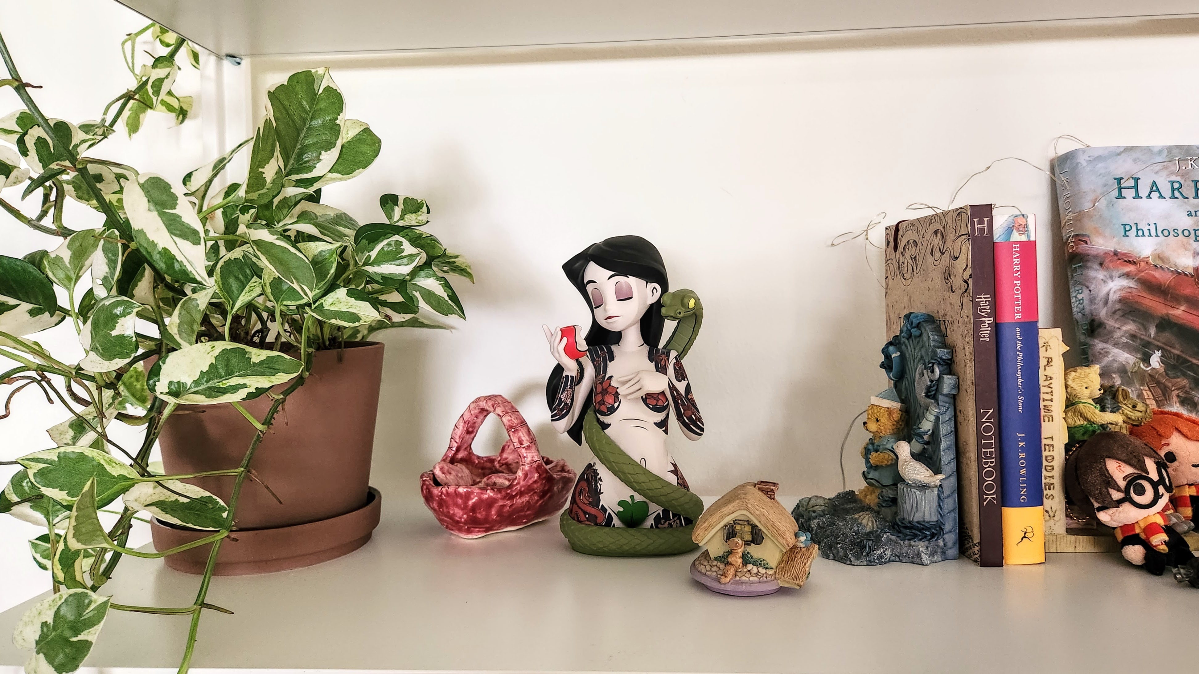 Living:-injecting-personal-touches-to-a-blank-canvas---more-to-come!