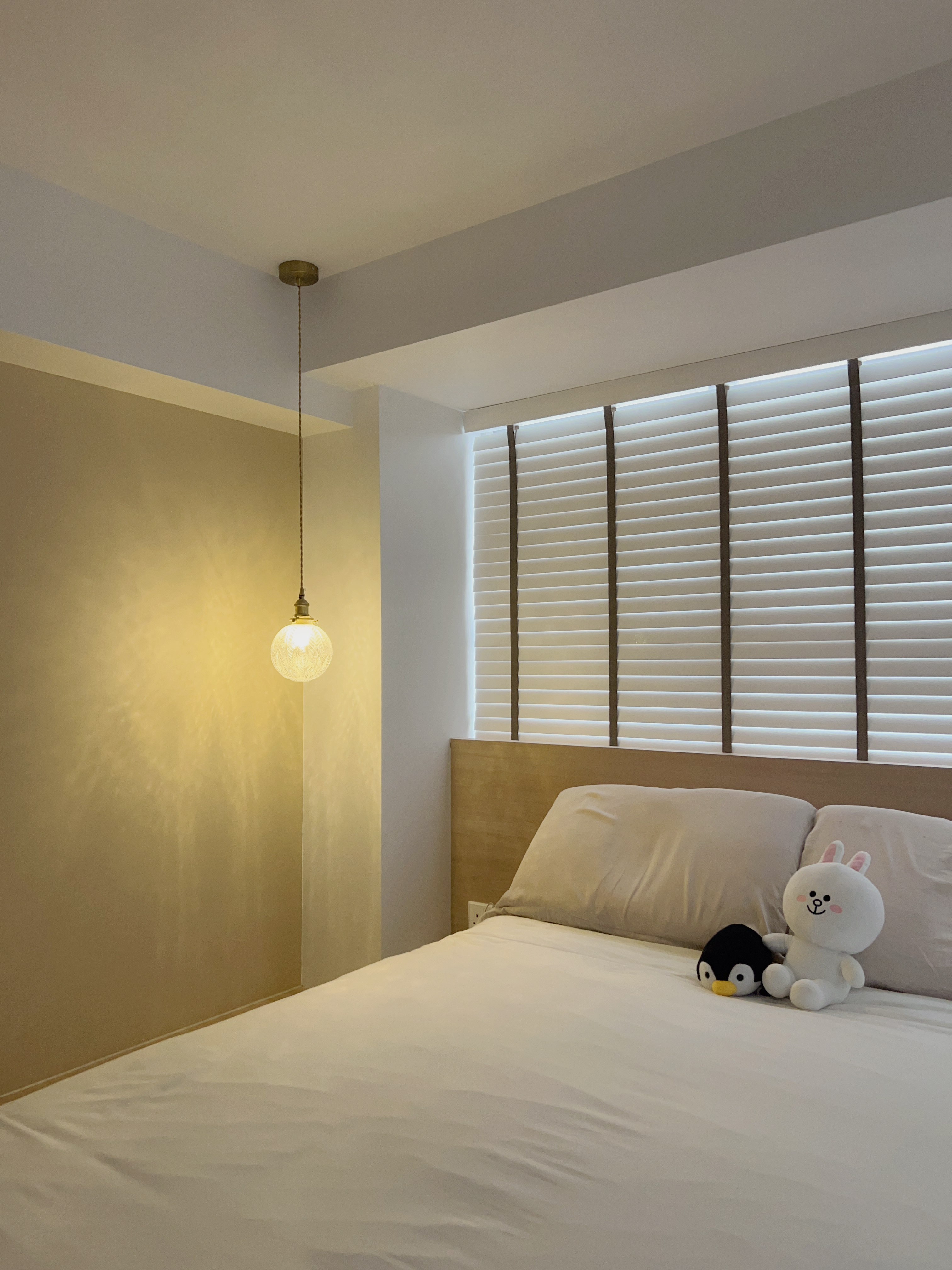 Maximising-Bay-Windows-to-Create-A-Cozy-&-Functional-Master-Bedroom