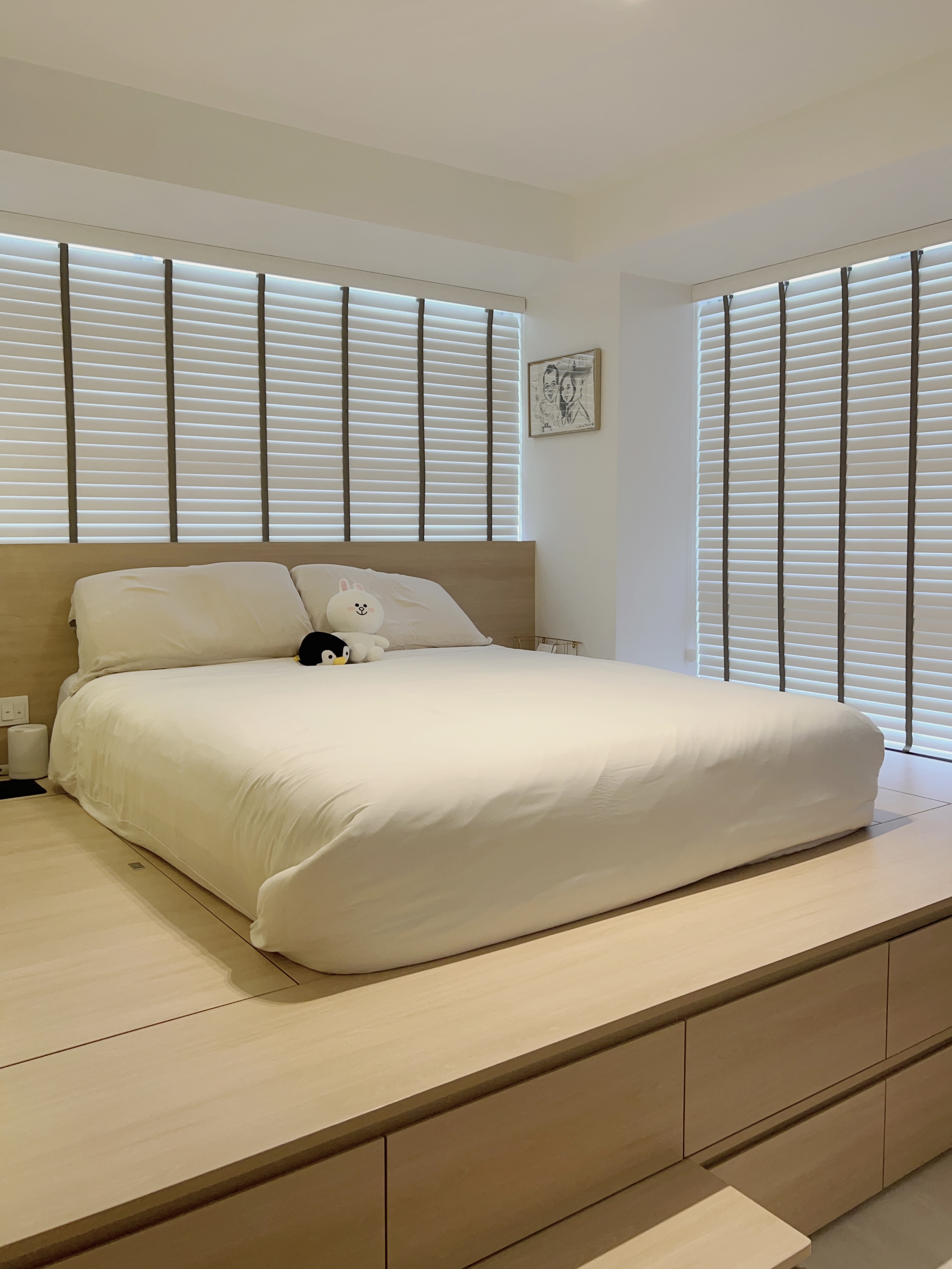 Maximising-Bay-Windows-to-Create-A-Cozy-&-Functional-Master-Bedroom