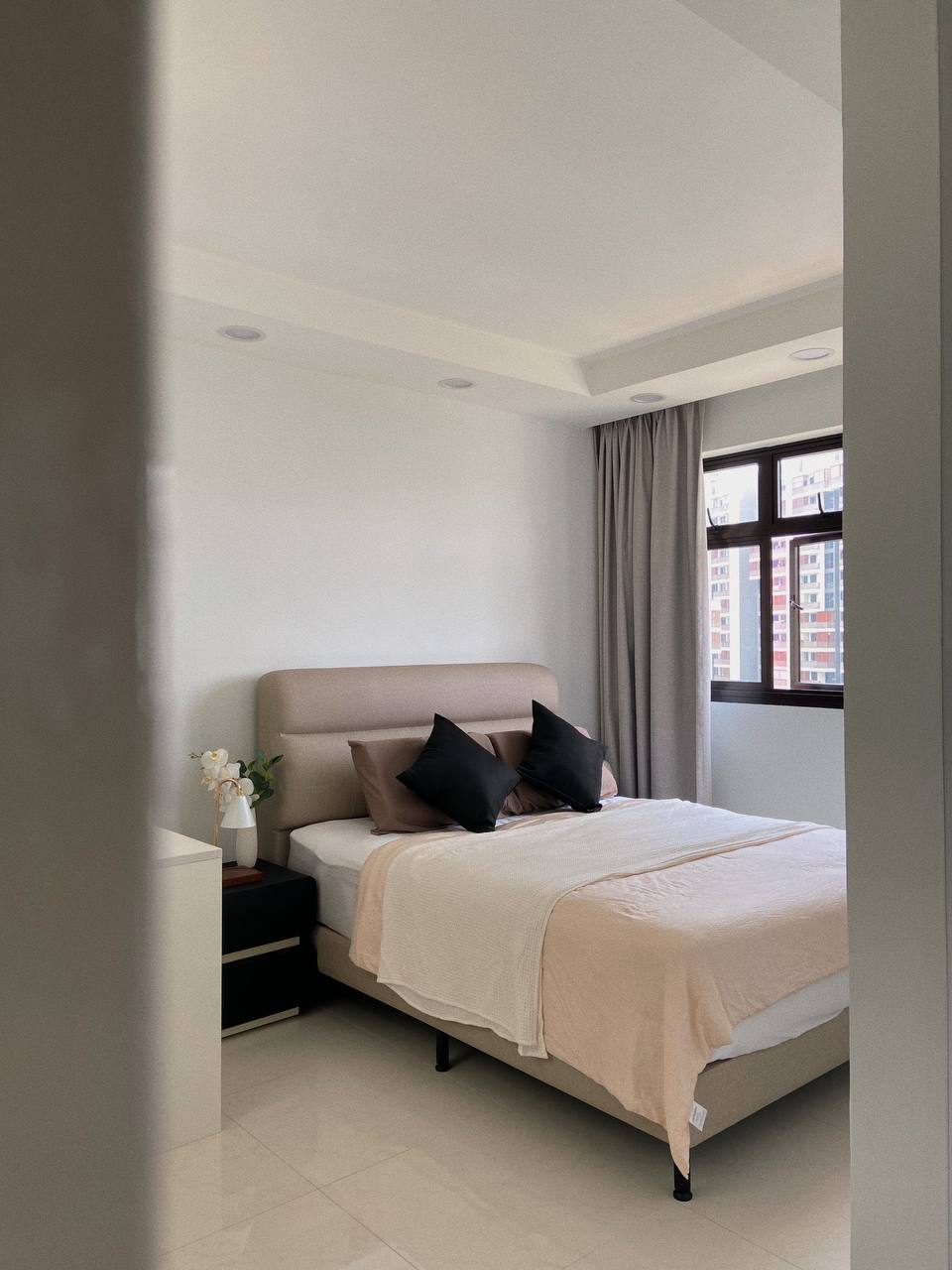 Peaceful Nights, Beautiful Mornings: Our Master Bedroom Haven - Modern minimalist bedroom, neutral color palette, large bed