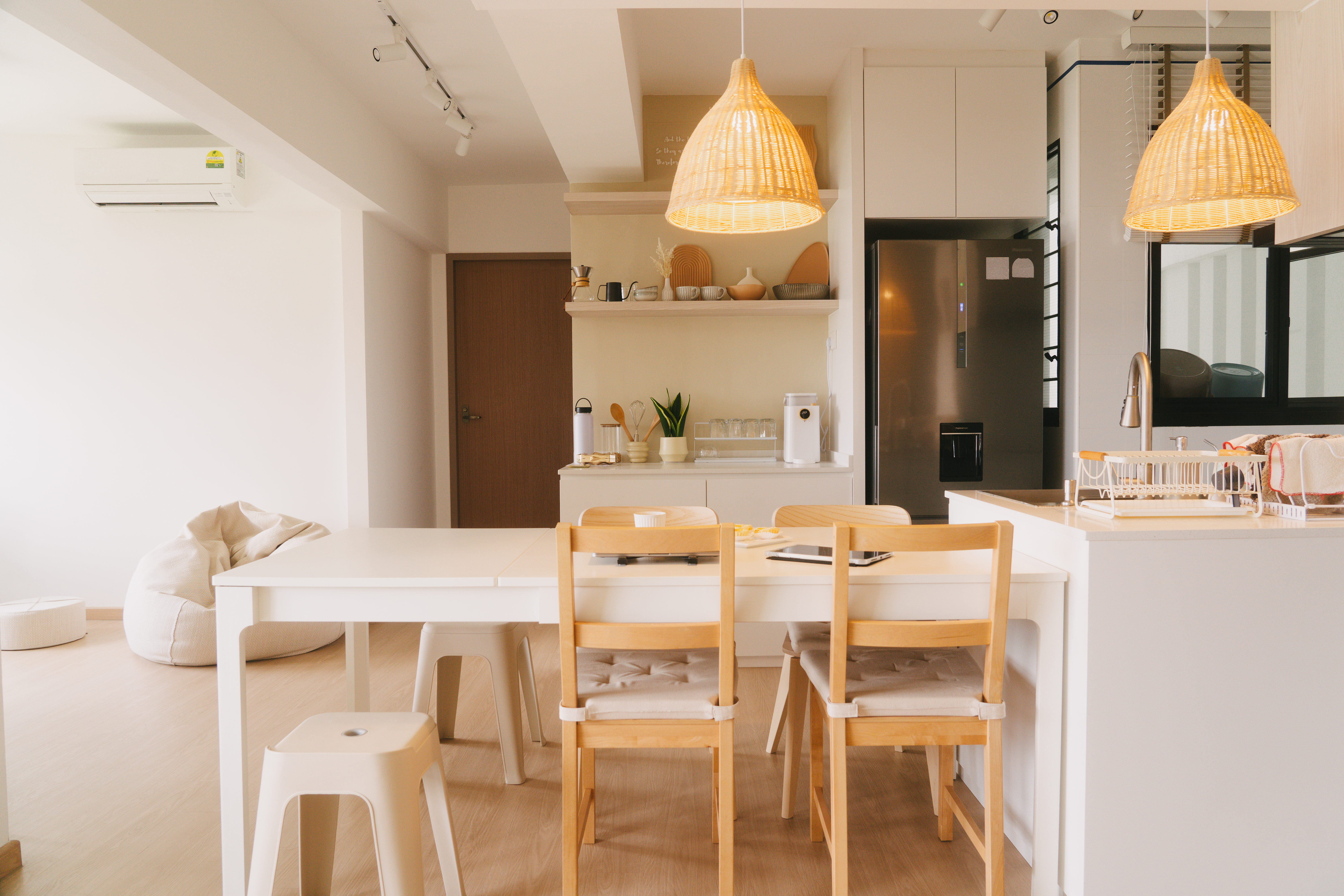 A place where food and conversations meet – Dining area - Modern kitchen with minimalist design, white color scheme