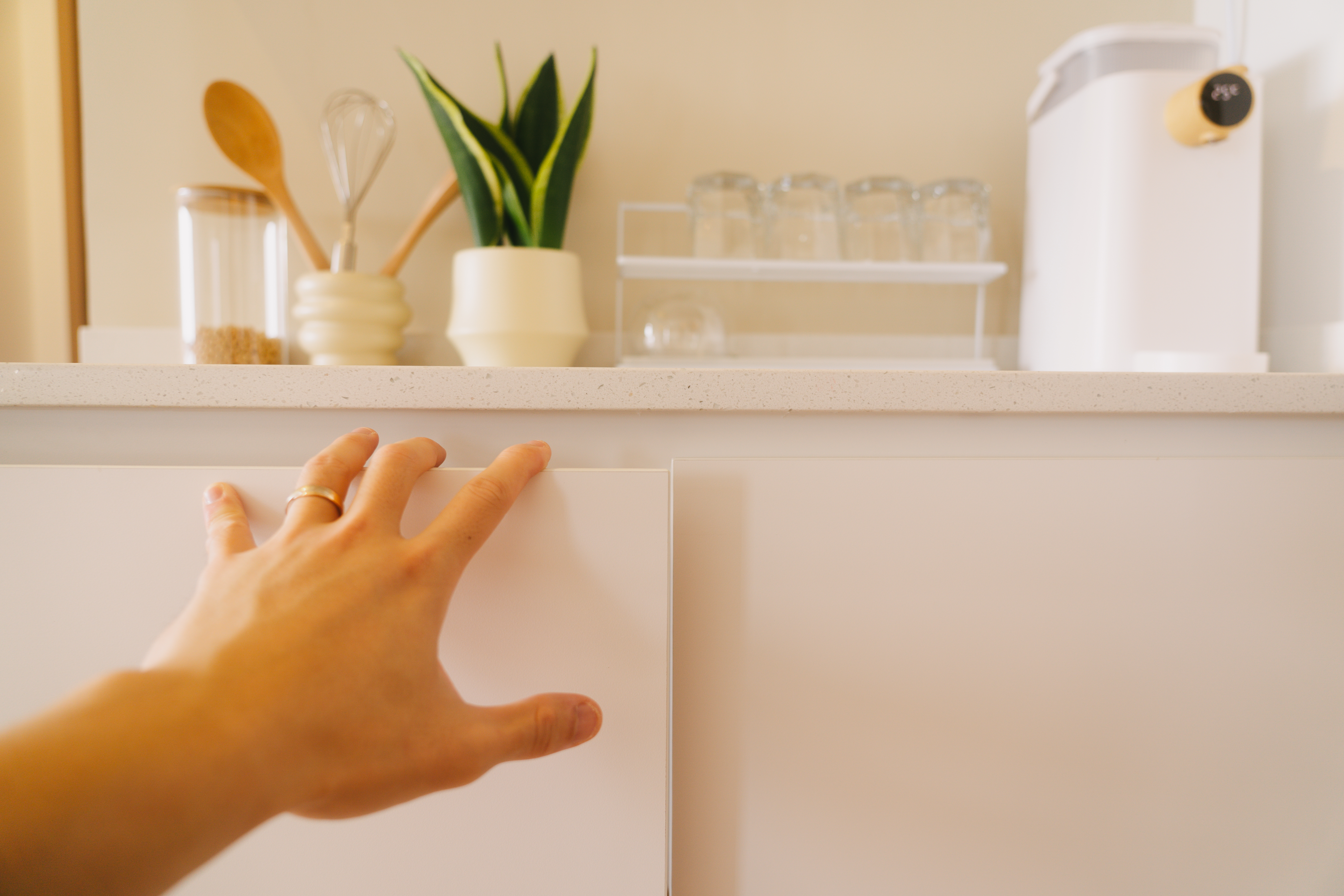A place where food and conversations meet – Dining area - Kitchen countertop, hand opening cabinet, white countertop, kitchen
