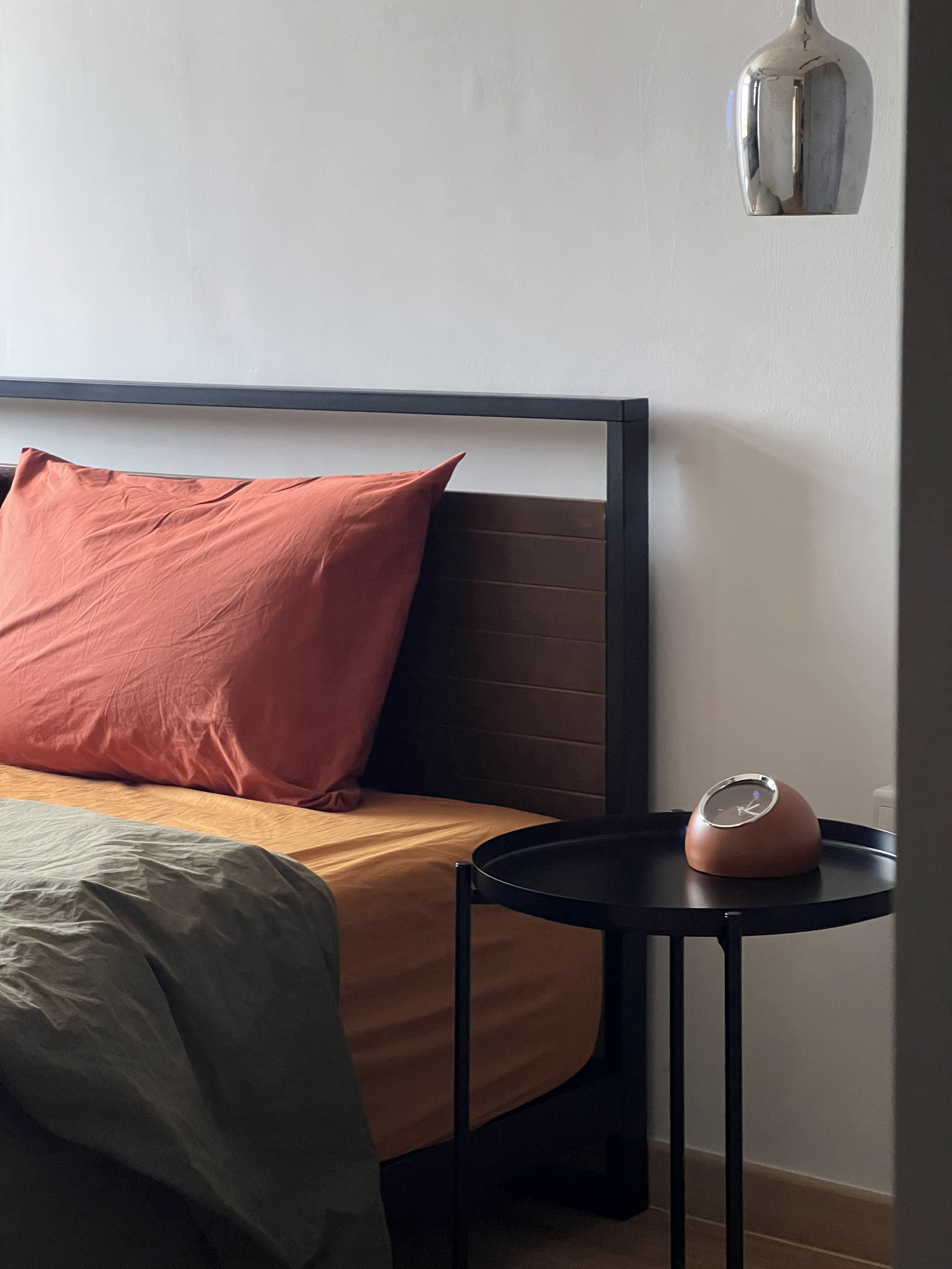 Rise-and-Rest:-A-Simple-Bedroom-Designed-for-Naps-and-More-Naps