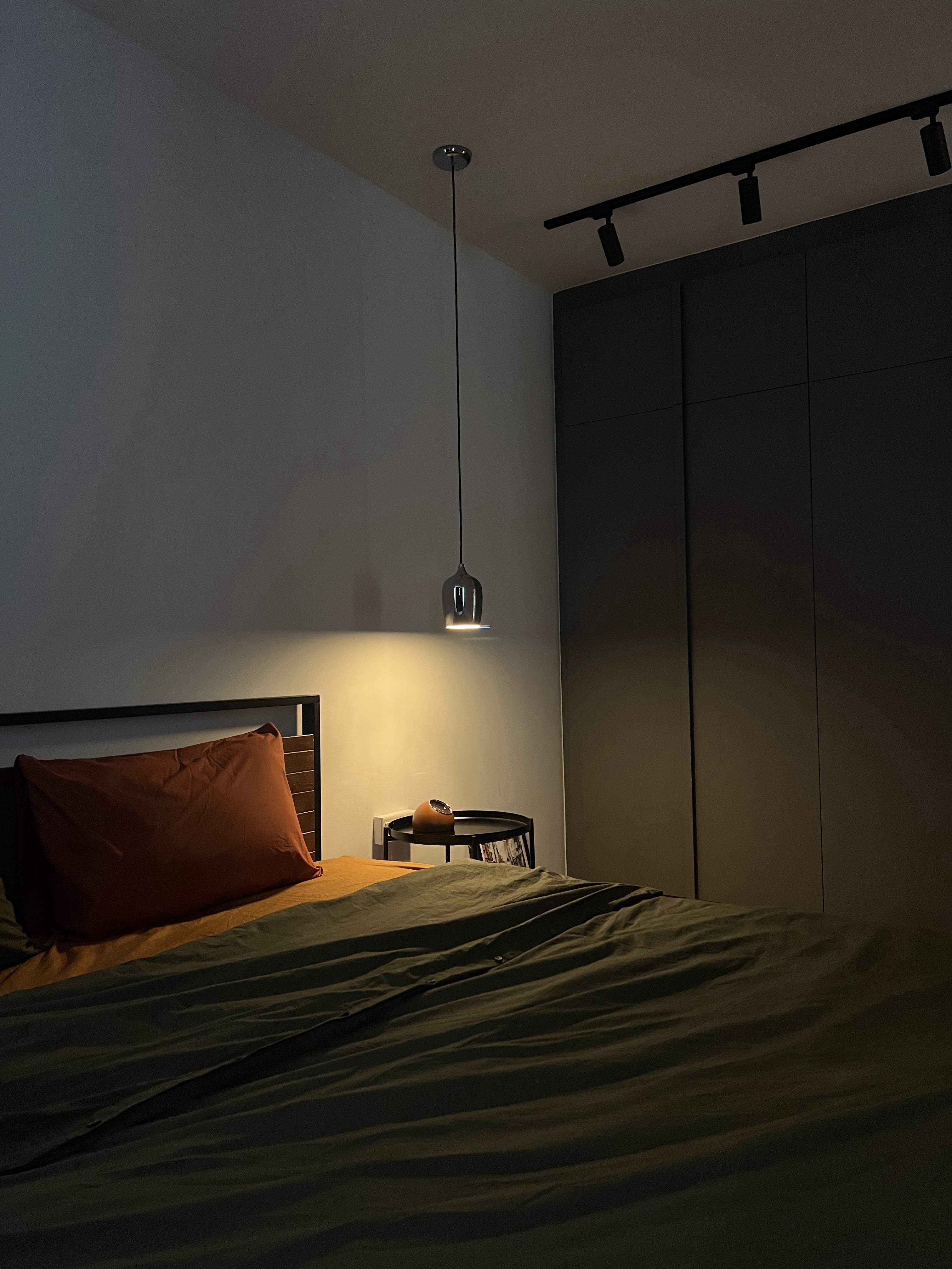 Rise and Rest: A Simple Bedroom Designed for Naps and More Naps - modern bedroom, minimalist design, cozy atmosphere, soft
