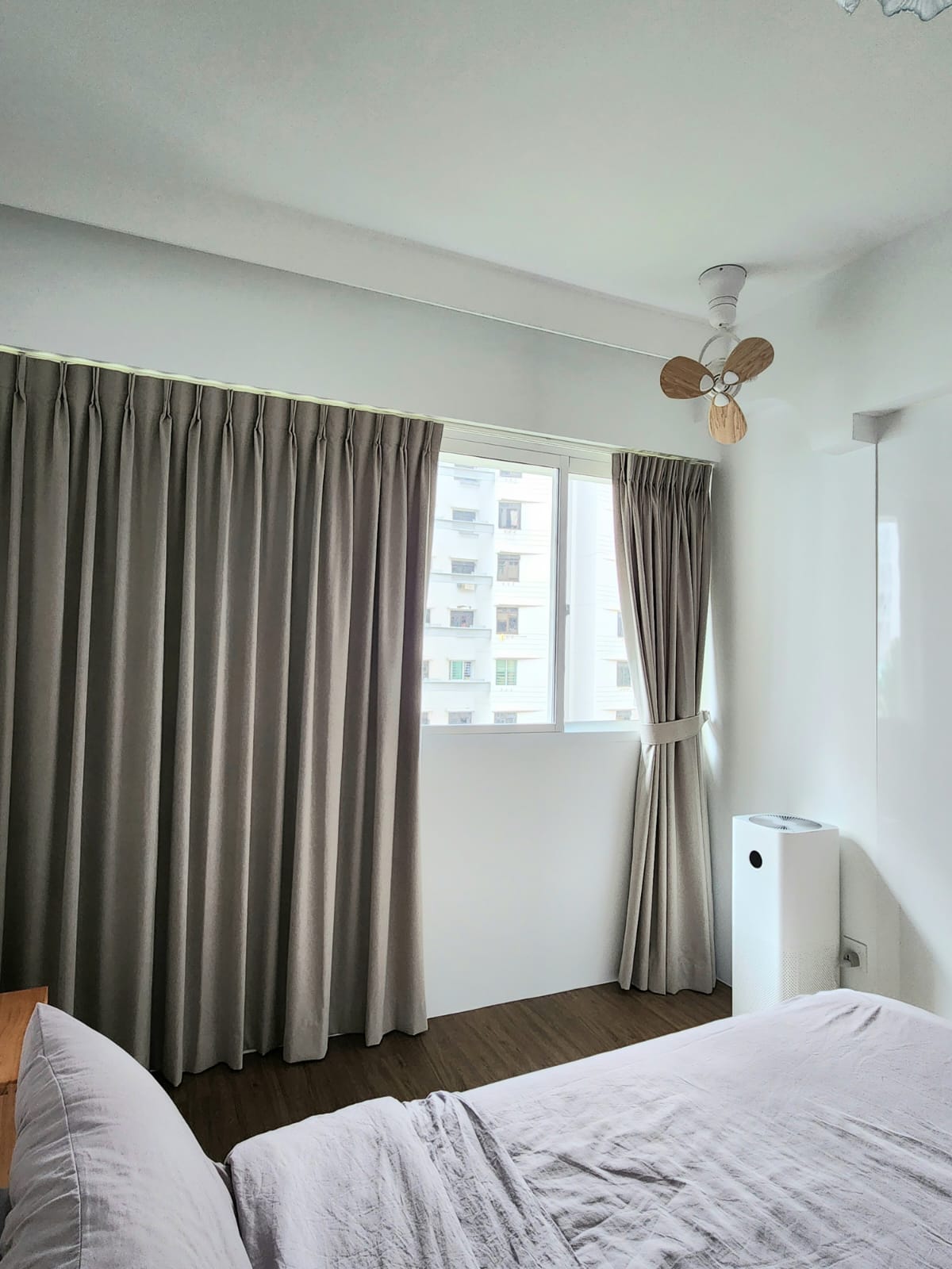 A-bedroom-with-walk-in-wardrobe-