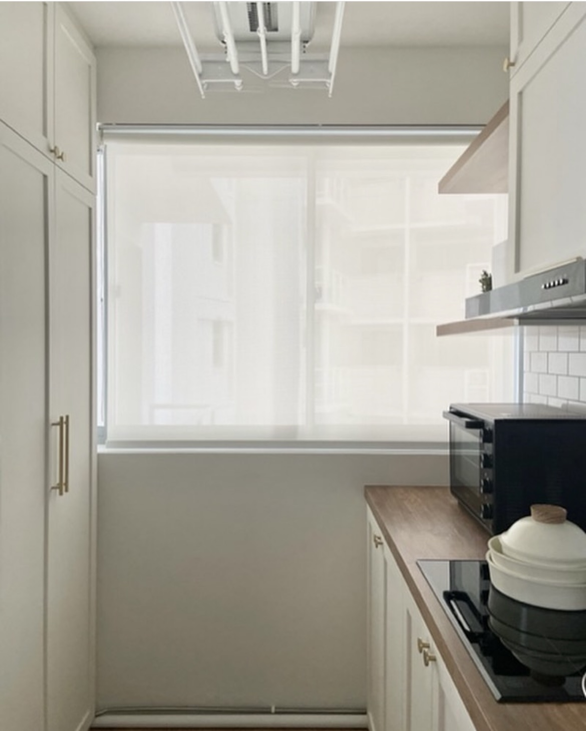 Our small farmhouse kitchen - possibilities of a small kitchen space - Modern kitchen with minimalist design, white cabinets