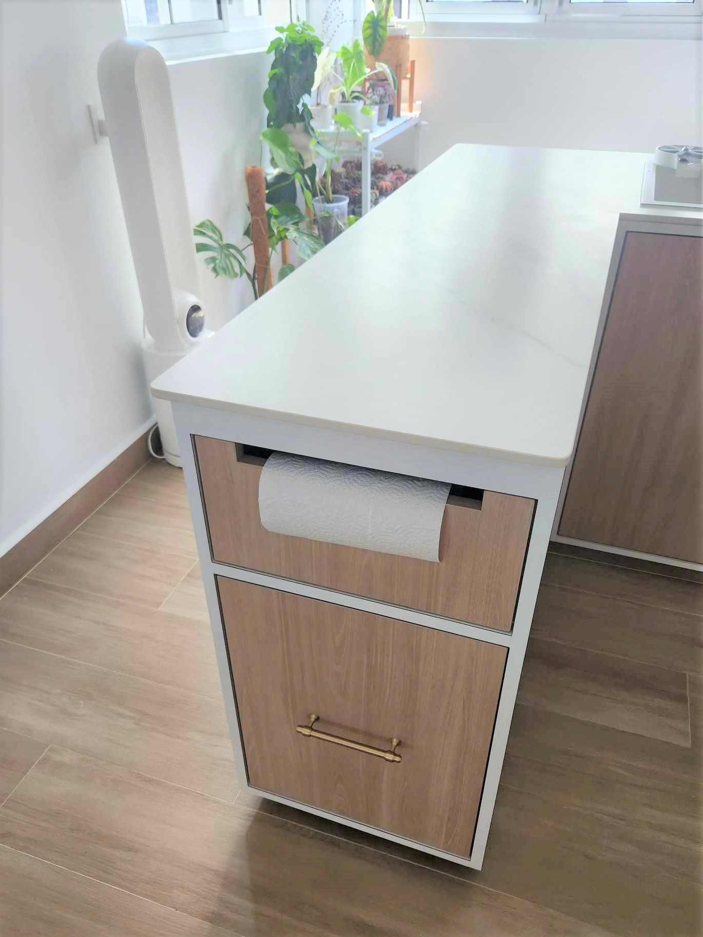 Spacious U-shaped kitchen  - White marble countertop, wooden cabinets, modern kitchen design, minimalist decor, natural