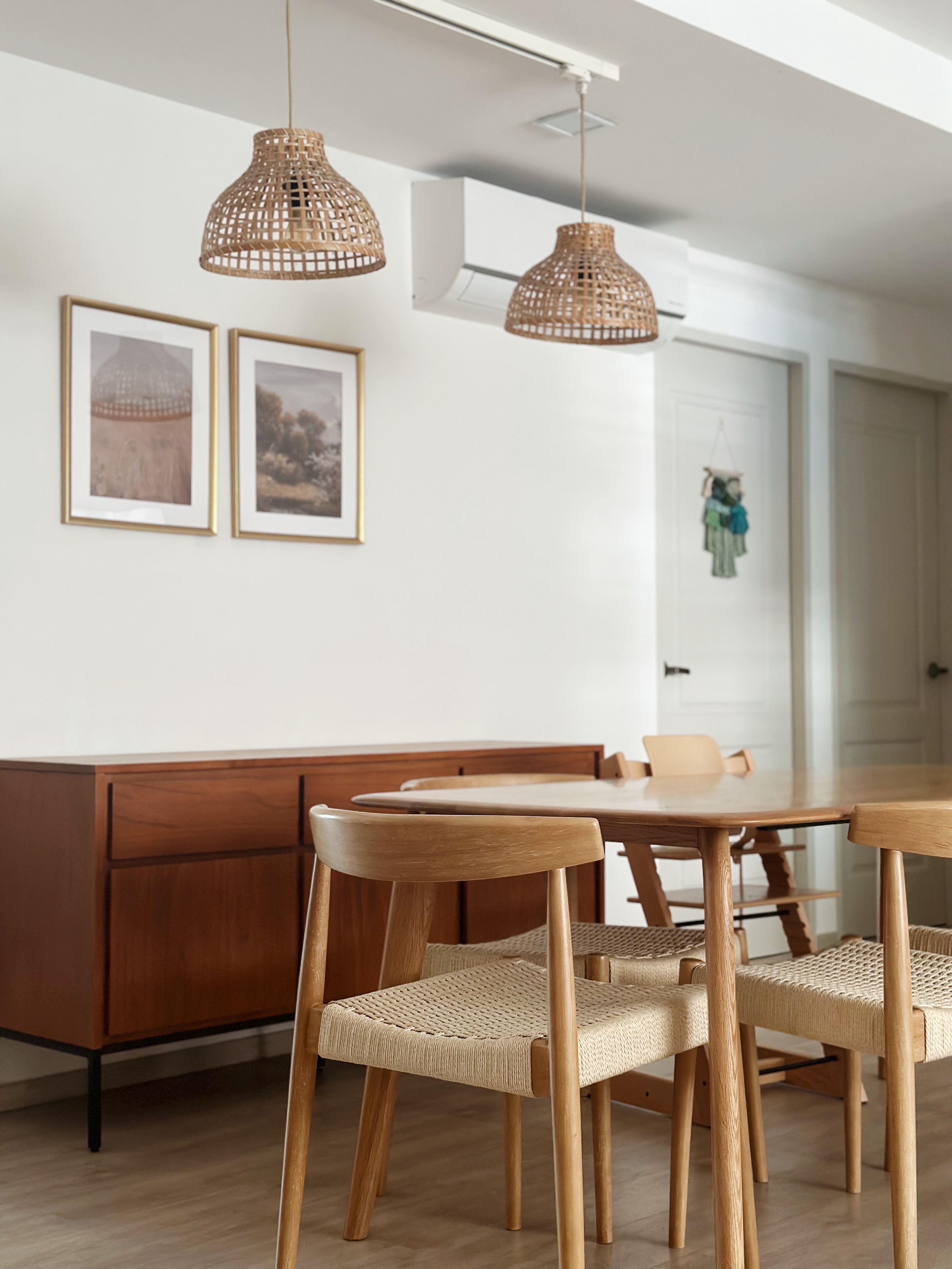 Warm-&-Cosy-Minimal-Dining-Space