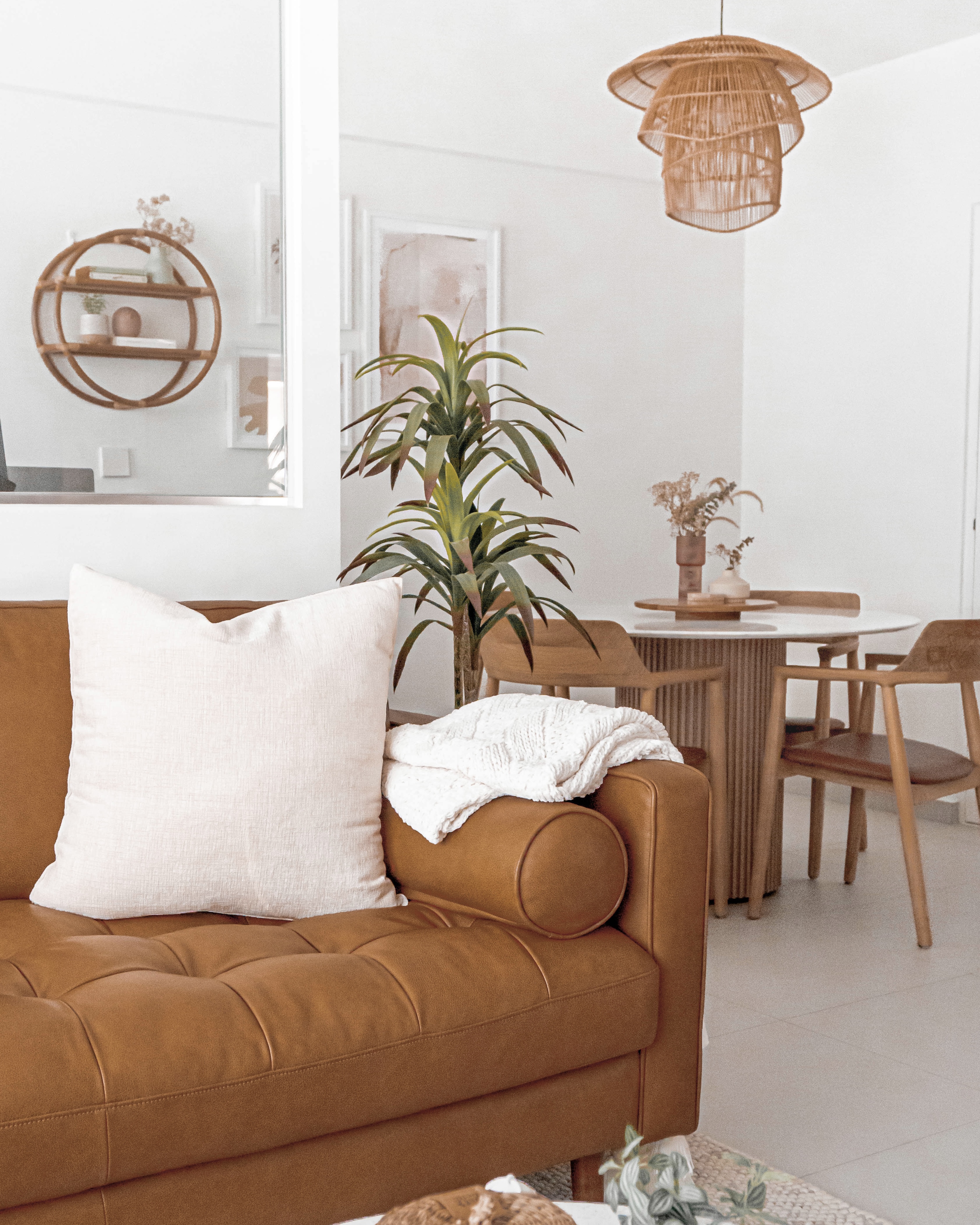 Resort-Inspired-Living-&-Dining-Space-@-GreenFoliage