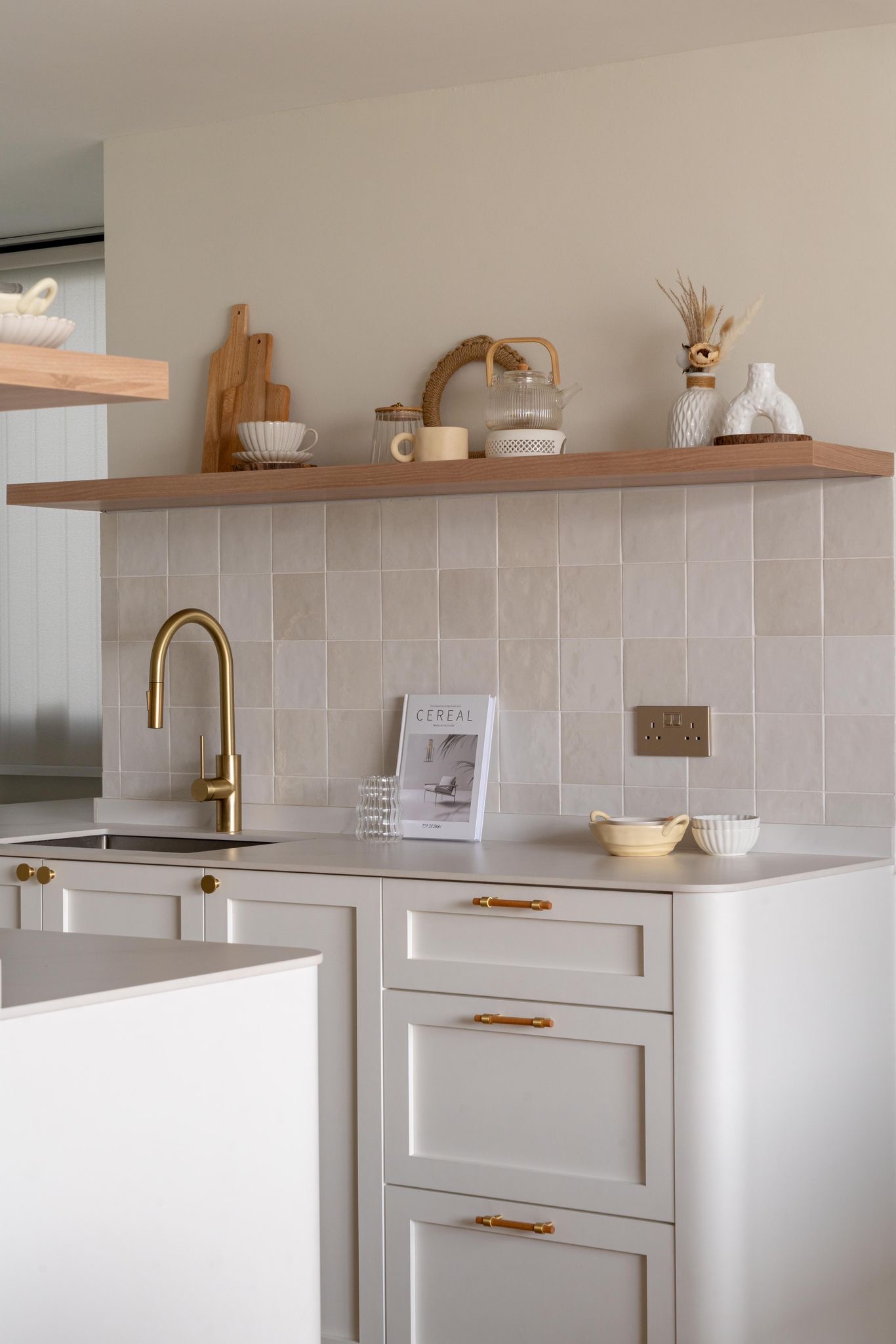 Our unconventional “ALL WHITE” kitchen with no top cabinets - White kitchen countertop, minimalist design, modern sink, gold