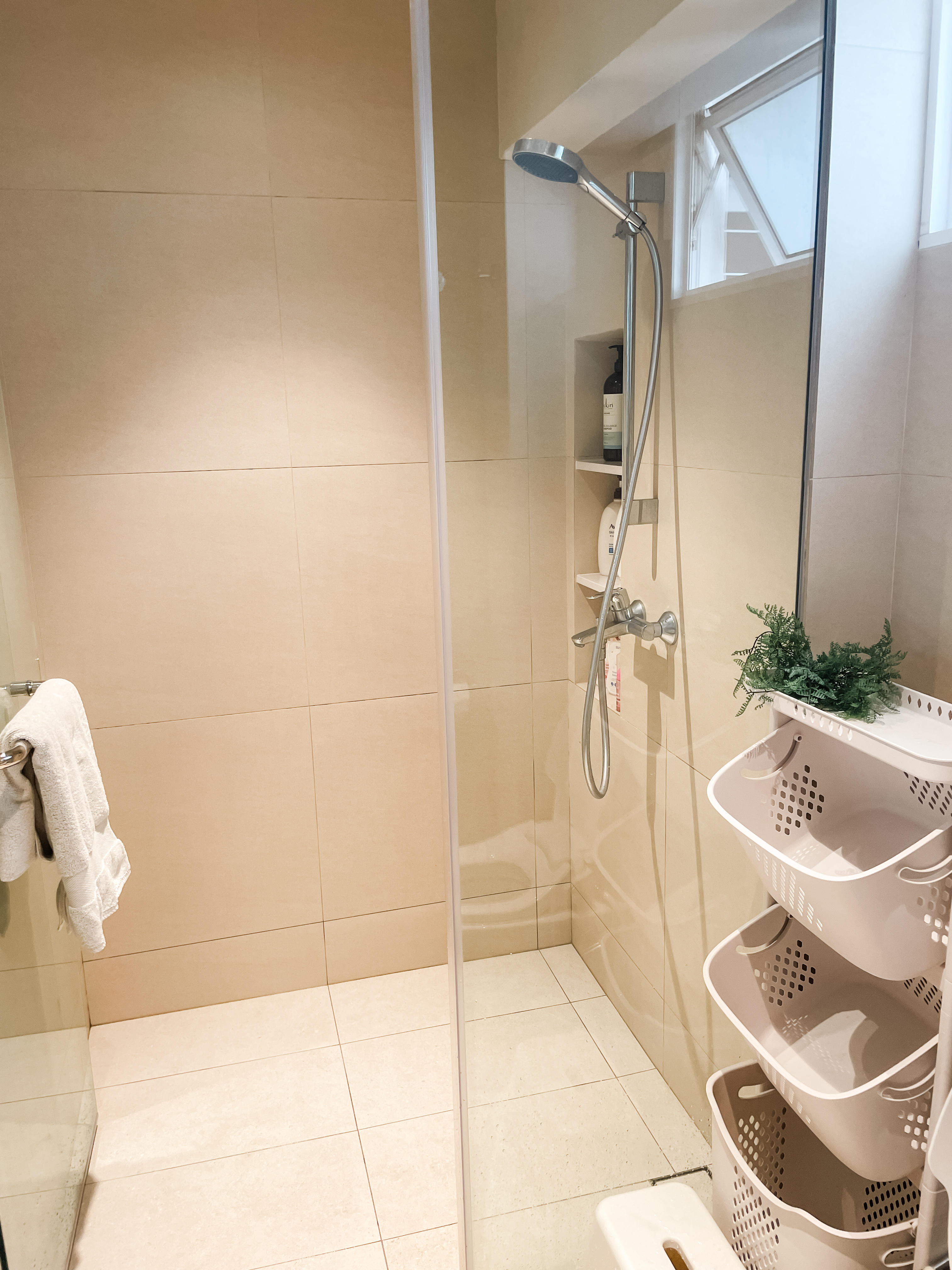 Bathrooms That Evoke The Sand & The Sea