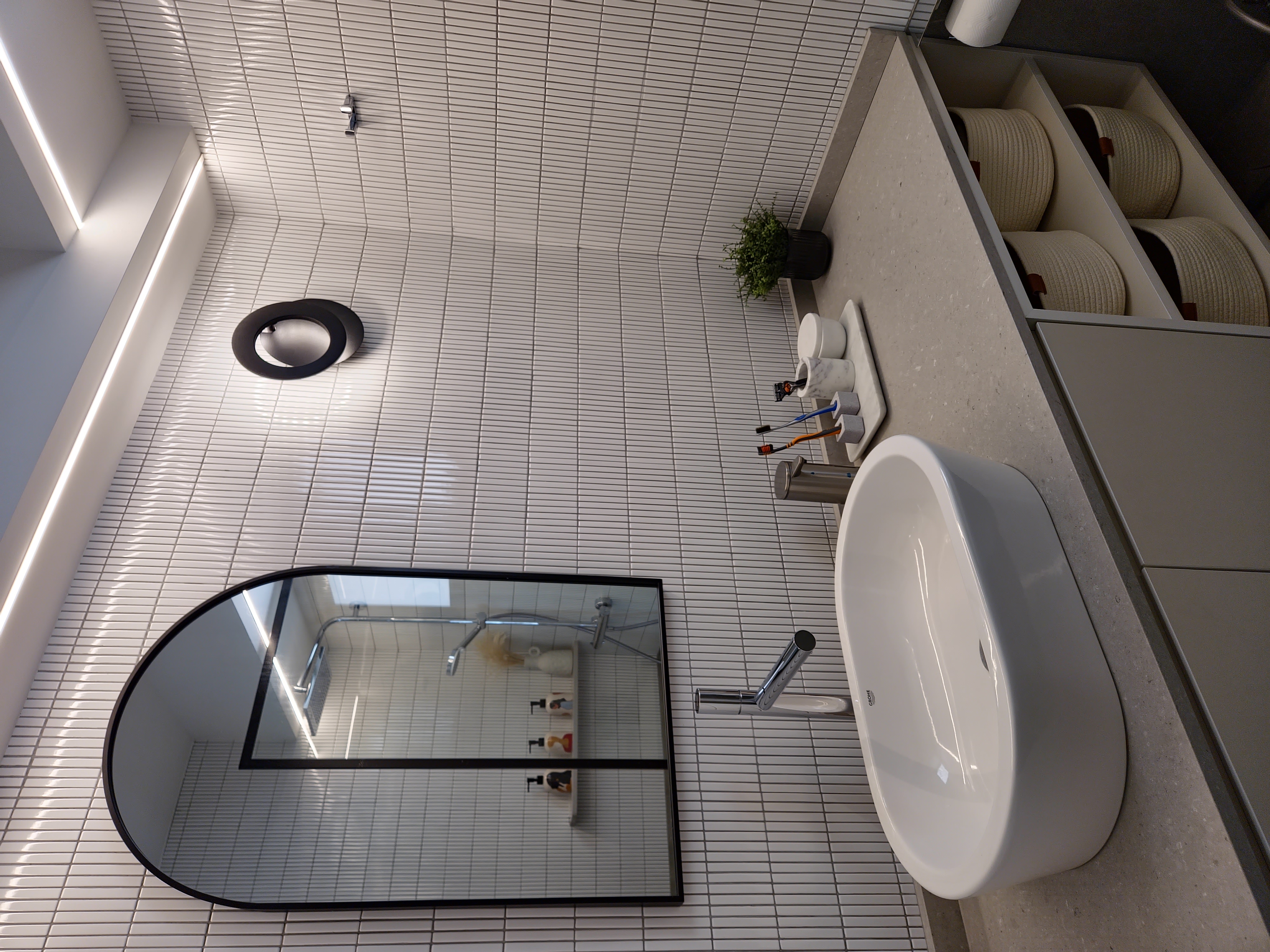 Invigorating Bathrooms That Spark Joy