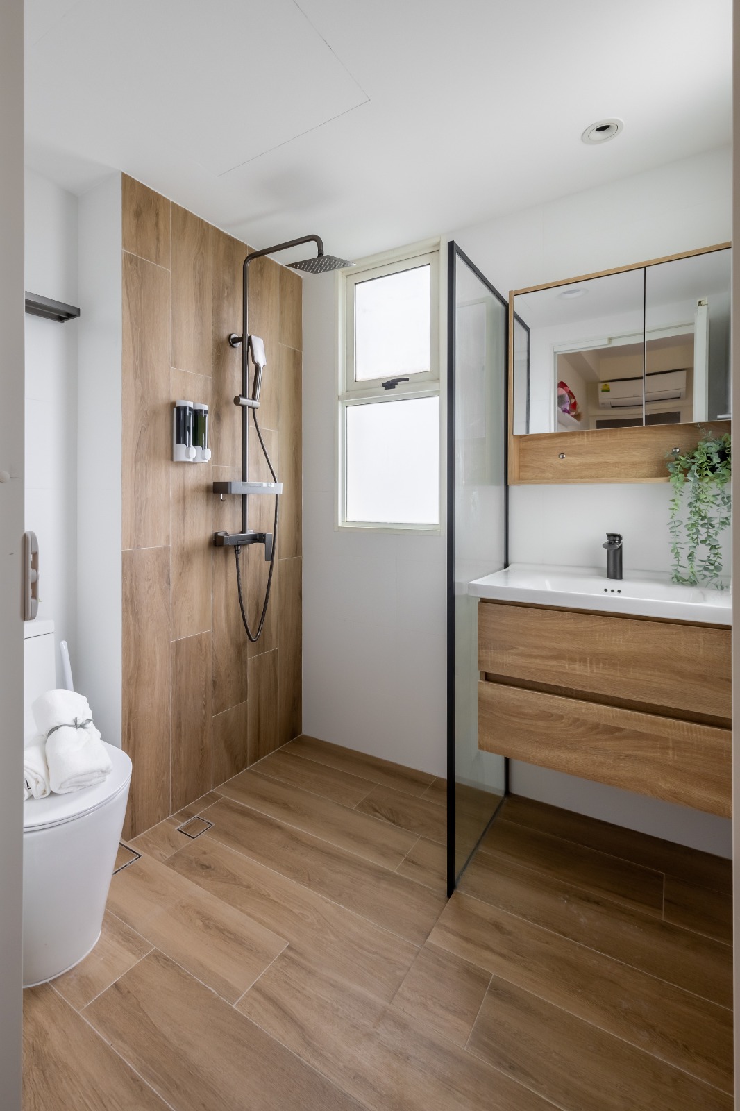 Bathroom-designed-by-a-7-year-old