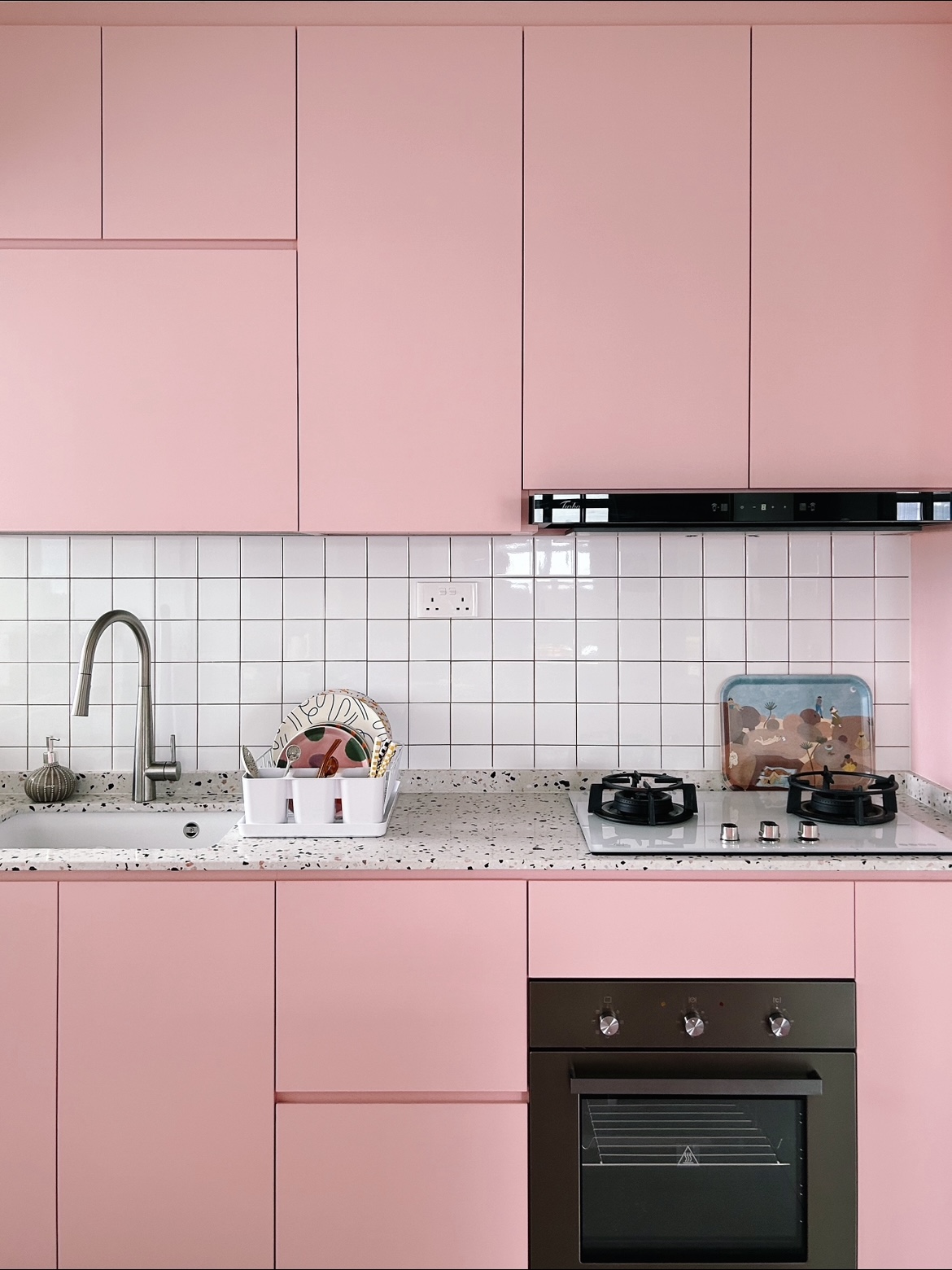 A pink kitchen because why not!