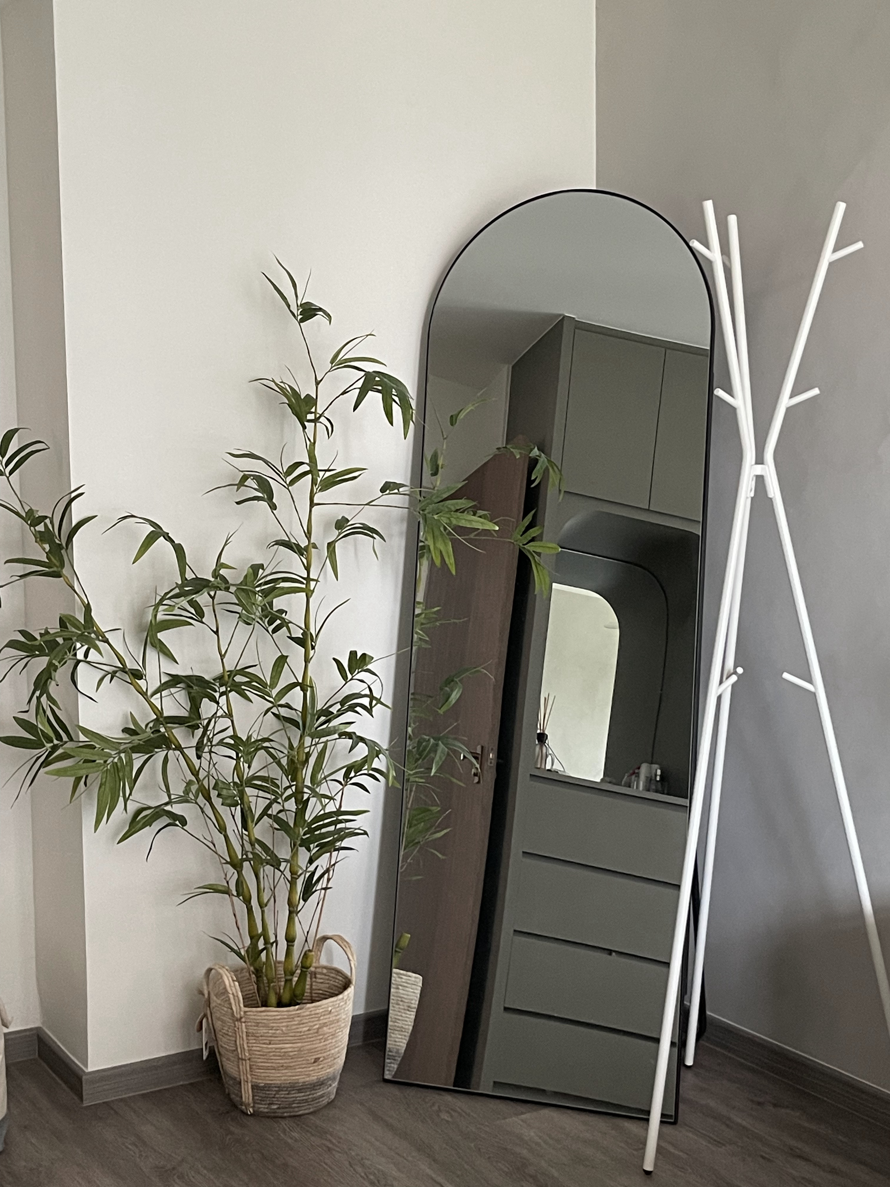 Styling with Faux Plants (& 1 Real Plant)