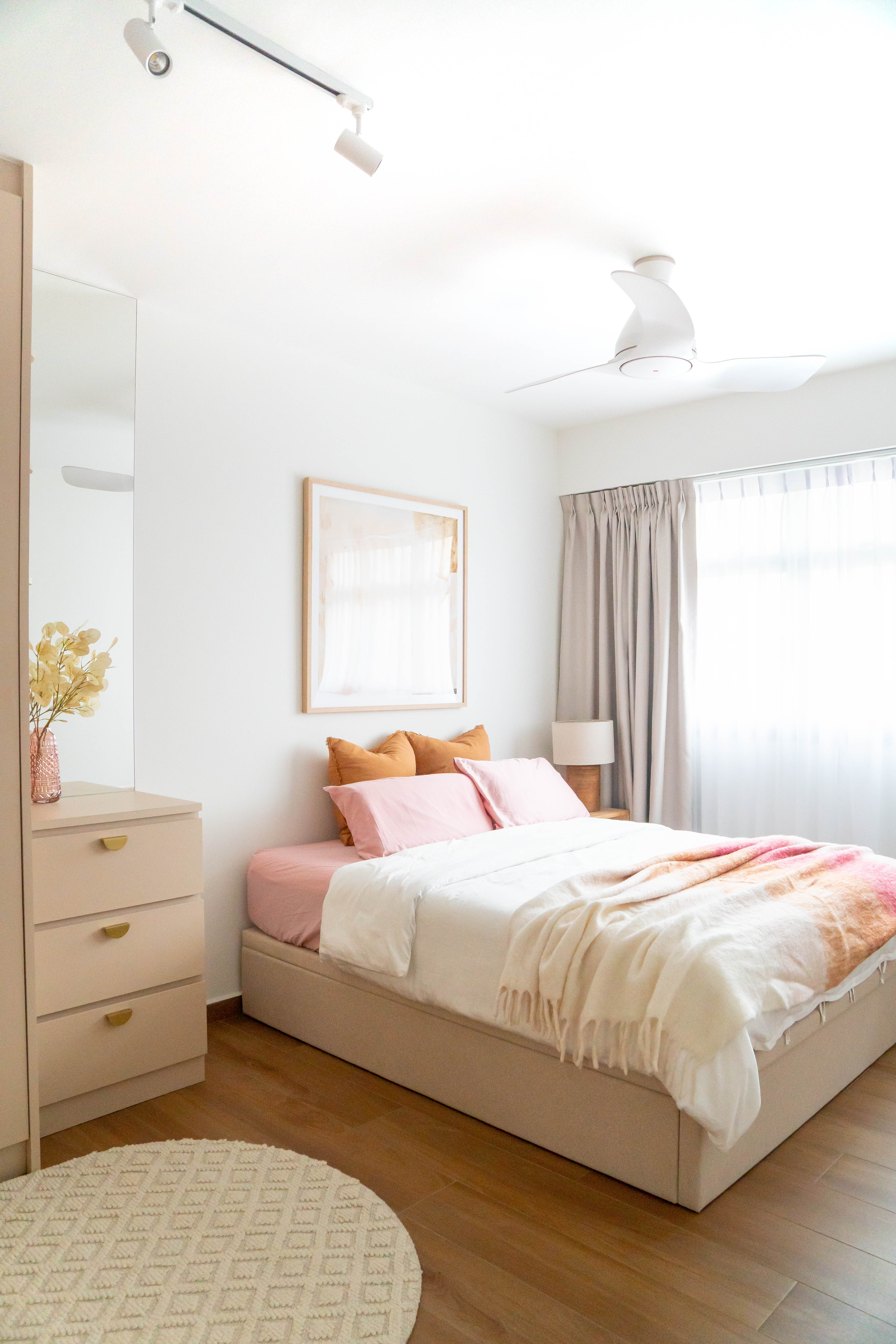 Tips-to-Create-A-Feminine-Boho-Bedroom