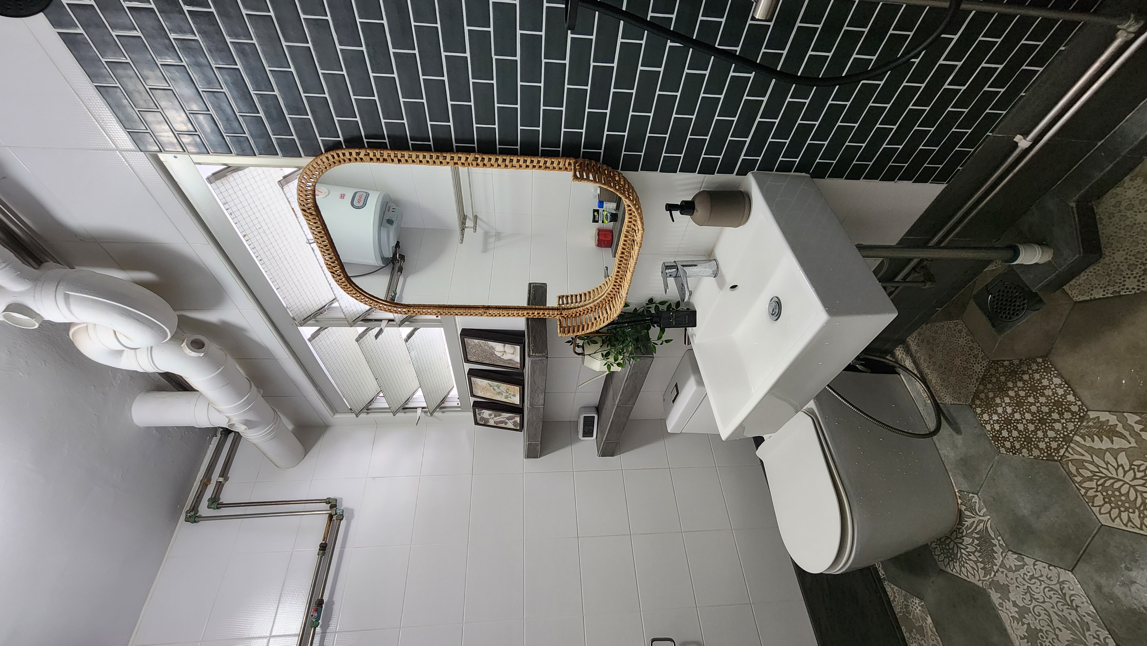 Unrenovated-Bathroom