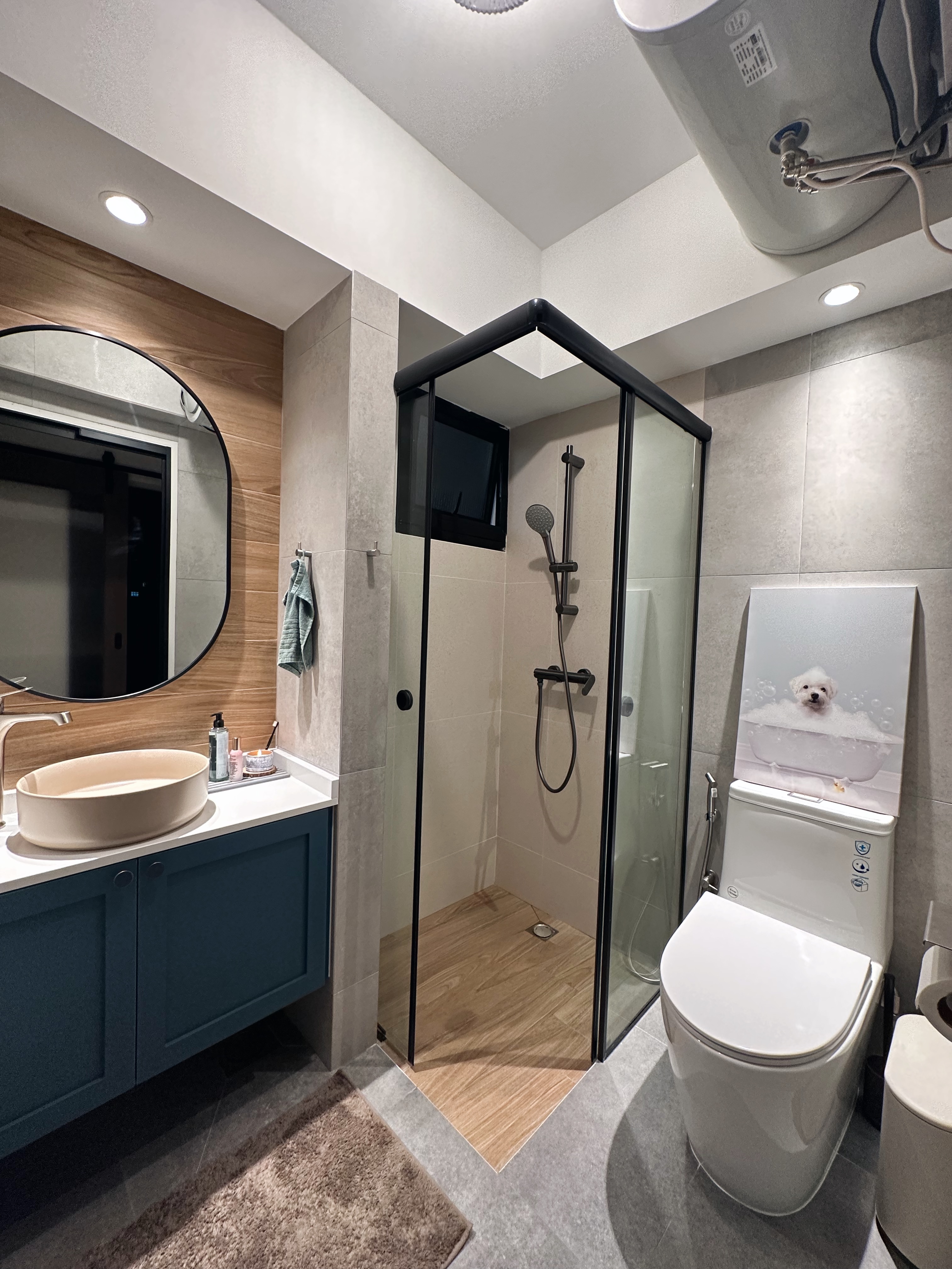 Neutral with a Pop of Colour ✨🧻 - Modern bathroom with sleek design, large mirror, contemporary sink, glass shower
