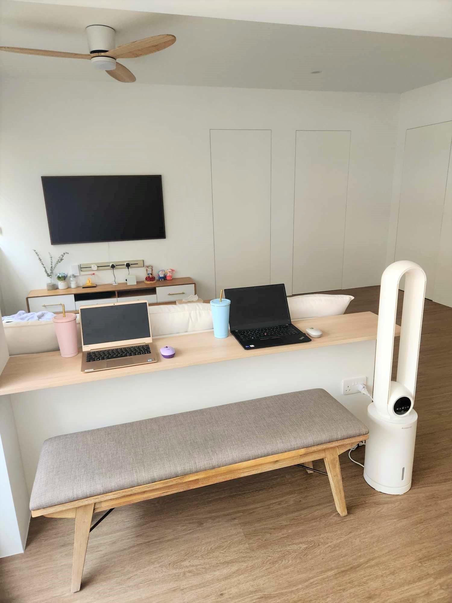 Subtle-home-workspace-with-no-work-from-home-schedule-