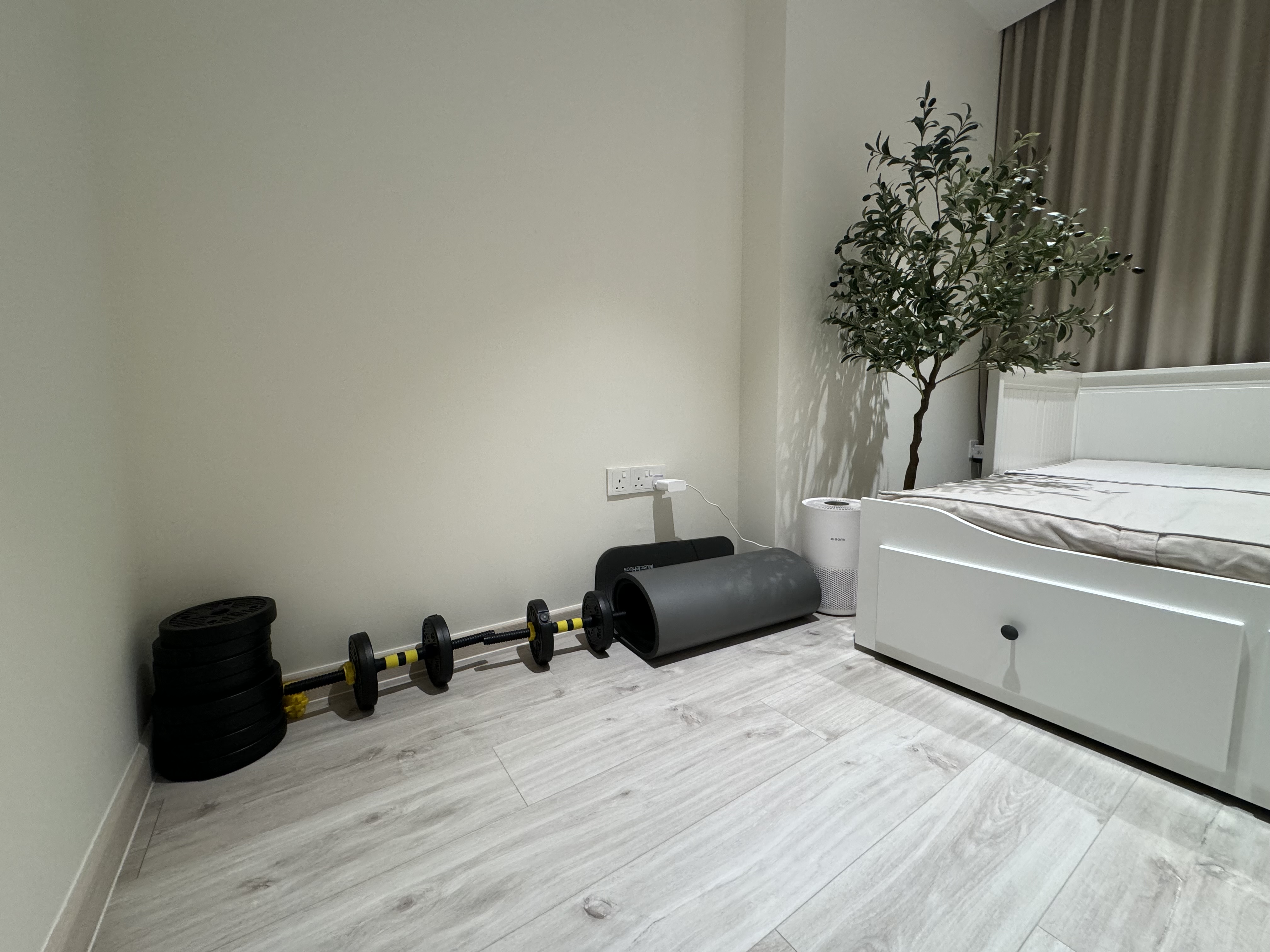 Be our guest ✨ - Weightlifting station, dumbbell rack, exercise equipment, workout space, home gym, fitness room, indoor