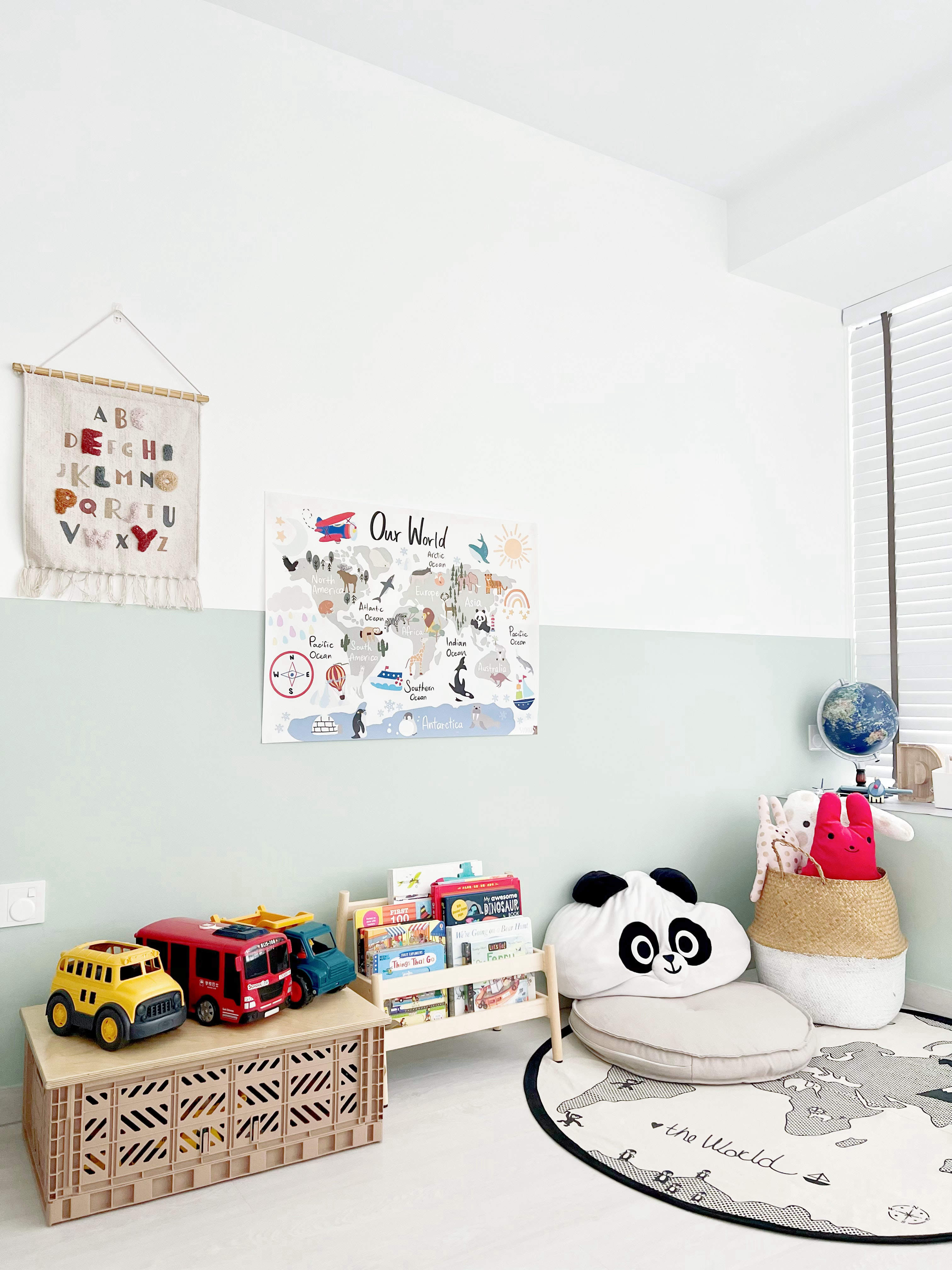 Create Cosy Corners Everywhere! - Children's room, colorful toys, alphabet wall, educational posters, world map, globe