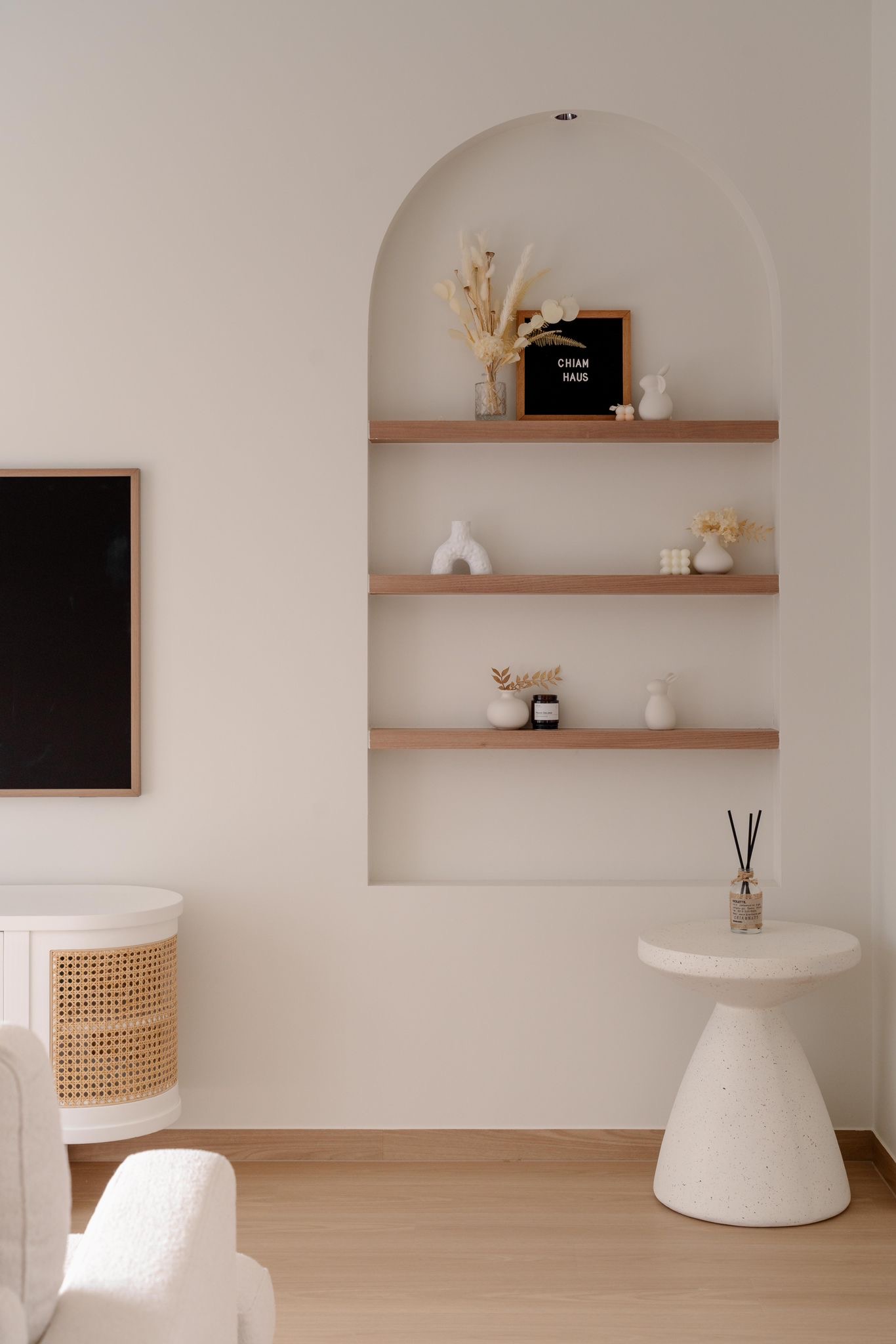 Our cozy corner for everyone at home  - Minimalist decor, white wall, arched shelf, wooden shelves, modern art, blackboard