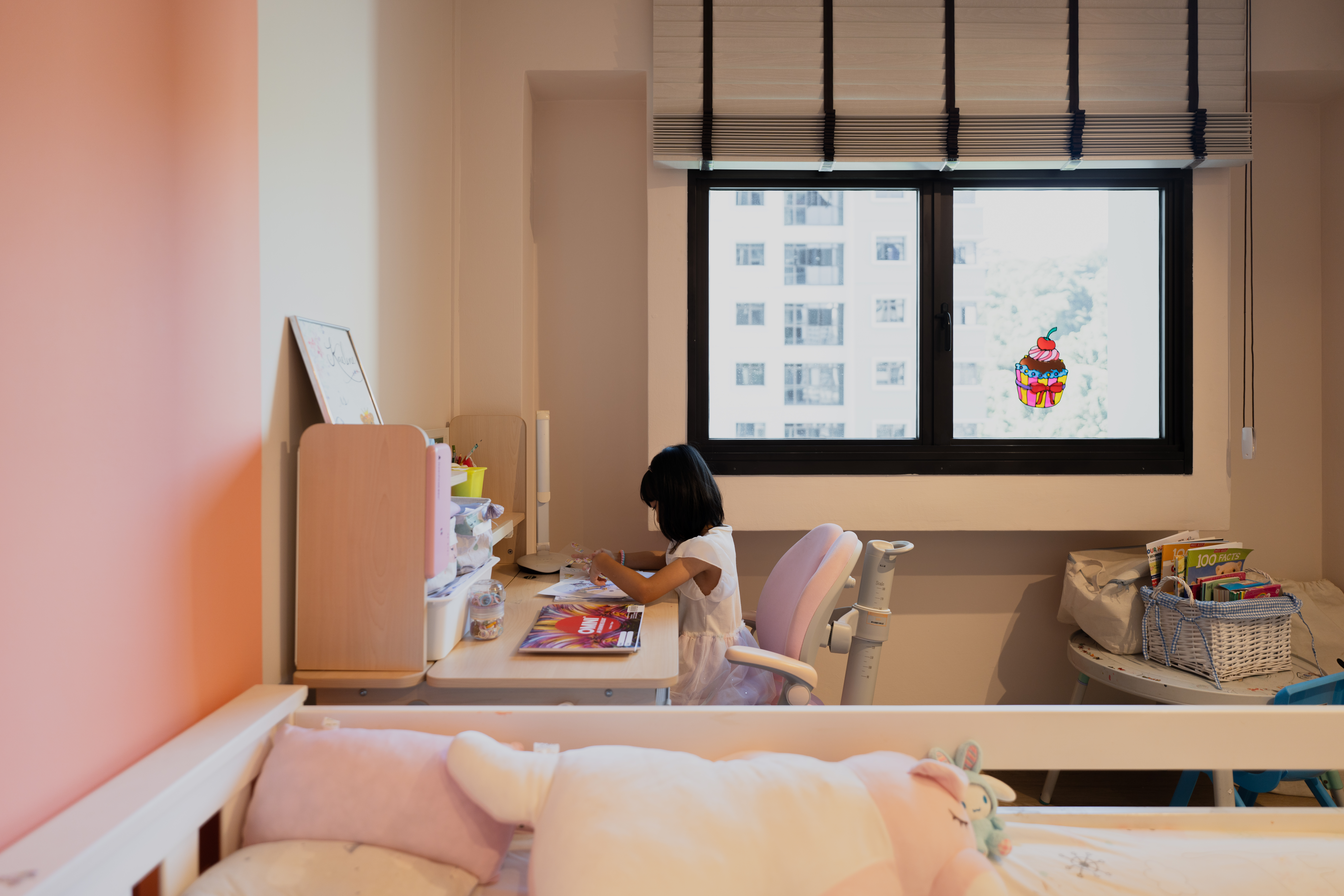 "Hidden-room"-Kid's-room-behind-the-feature-wall//-study-room