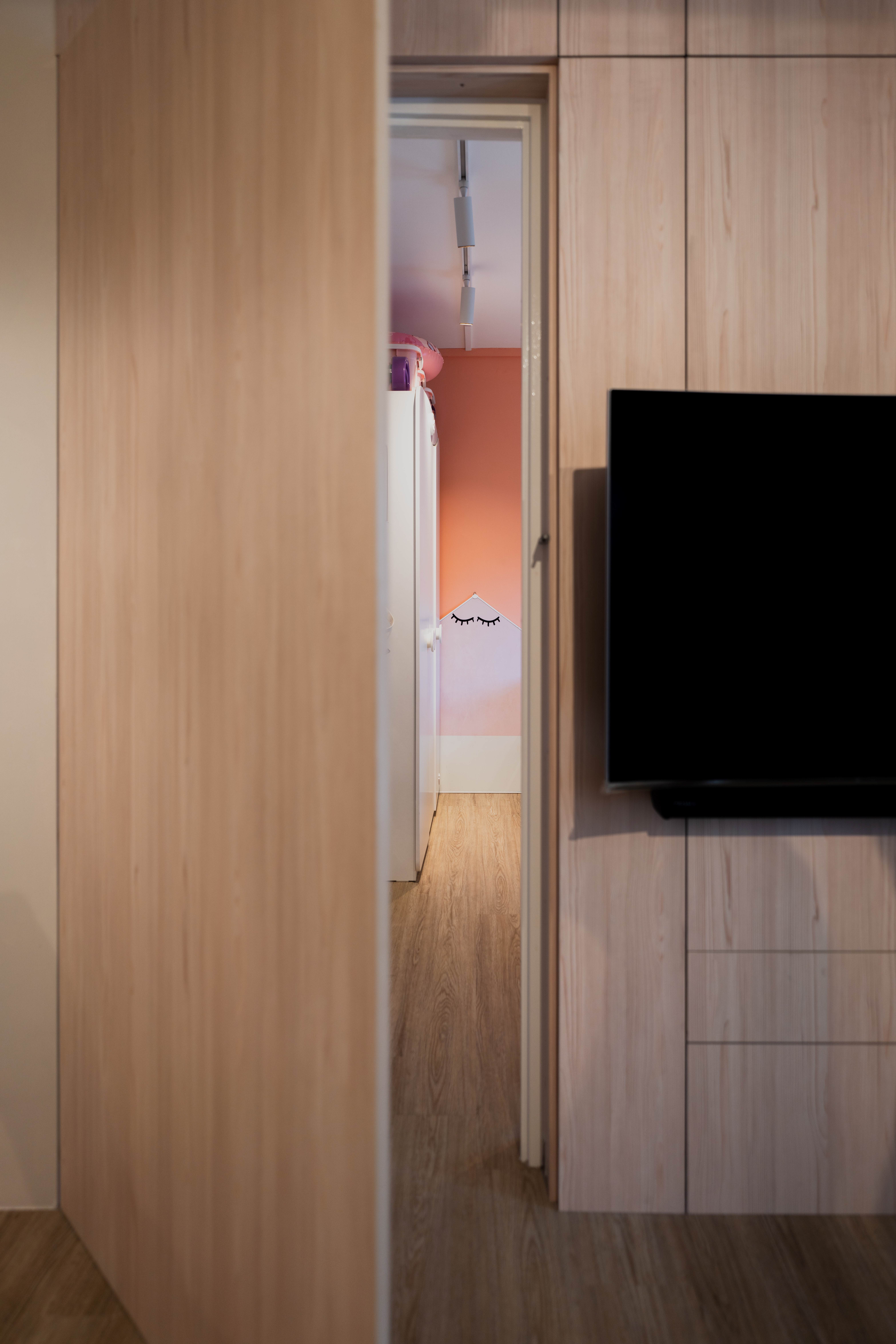 "Hidden-room"-Kid's-room-behind-the-feature-wall//-study-room