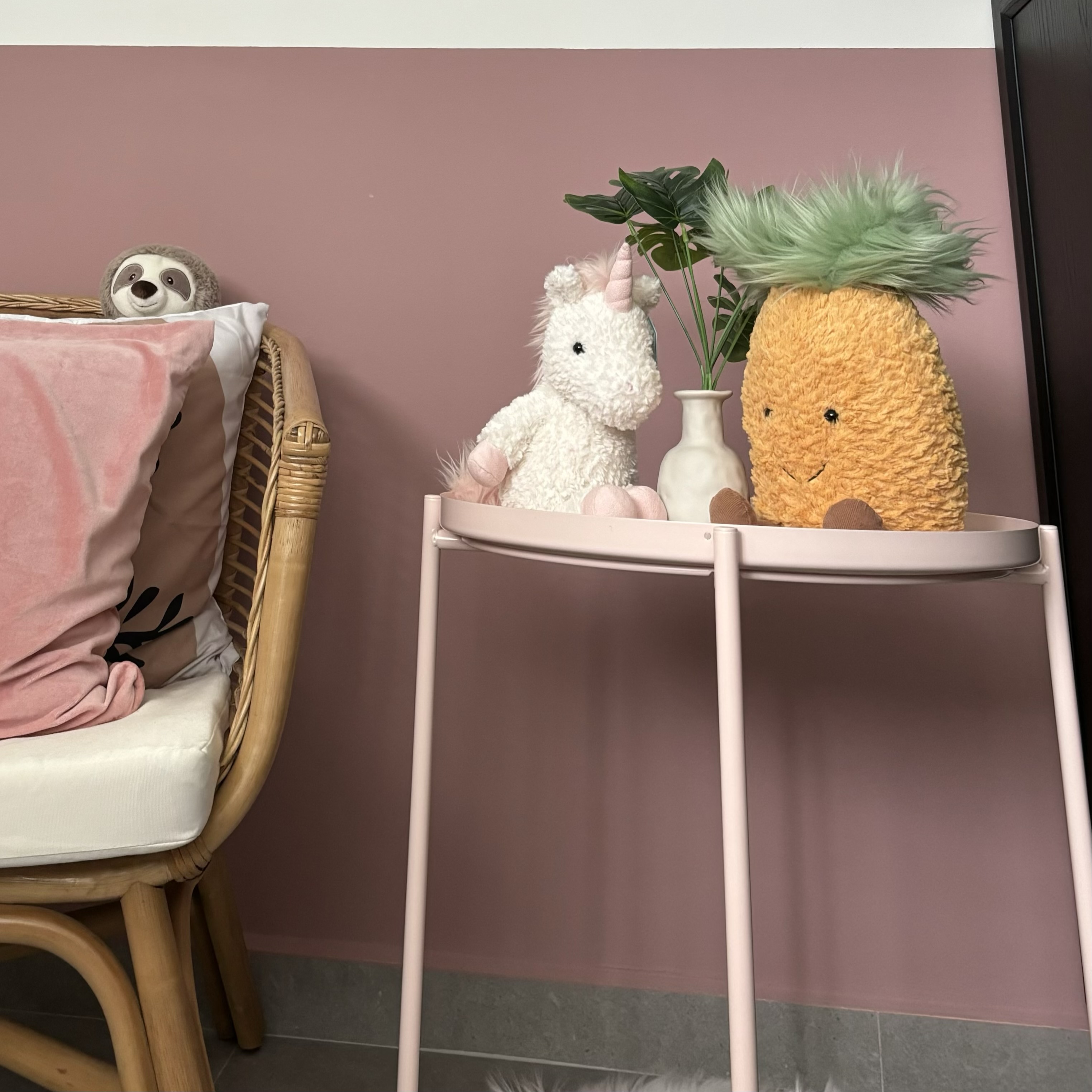 Study room with a pop of colour!