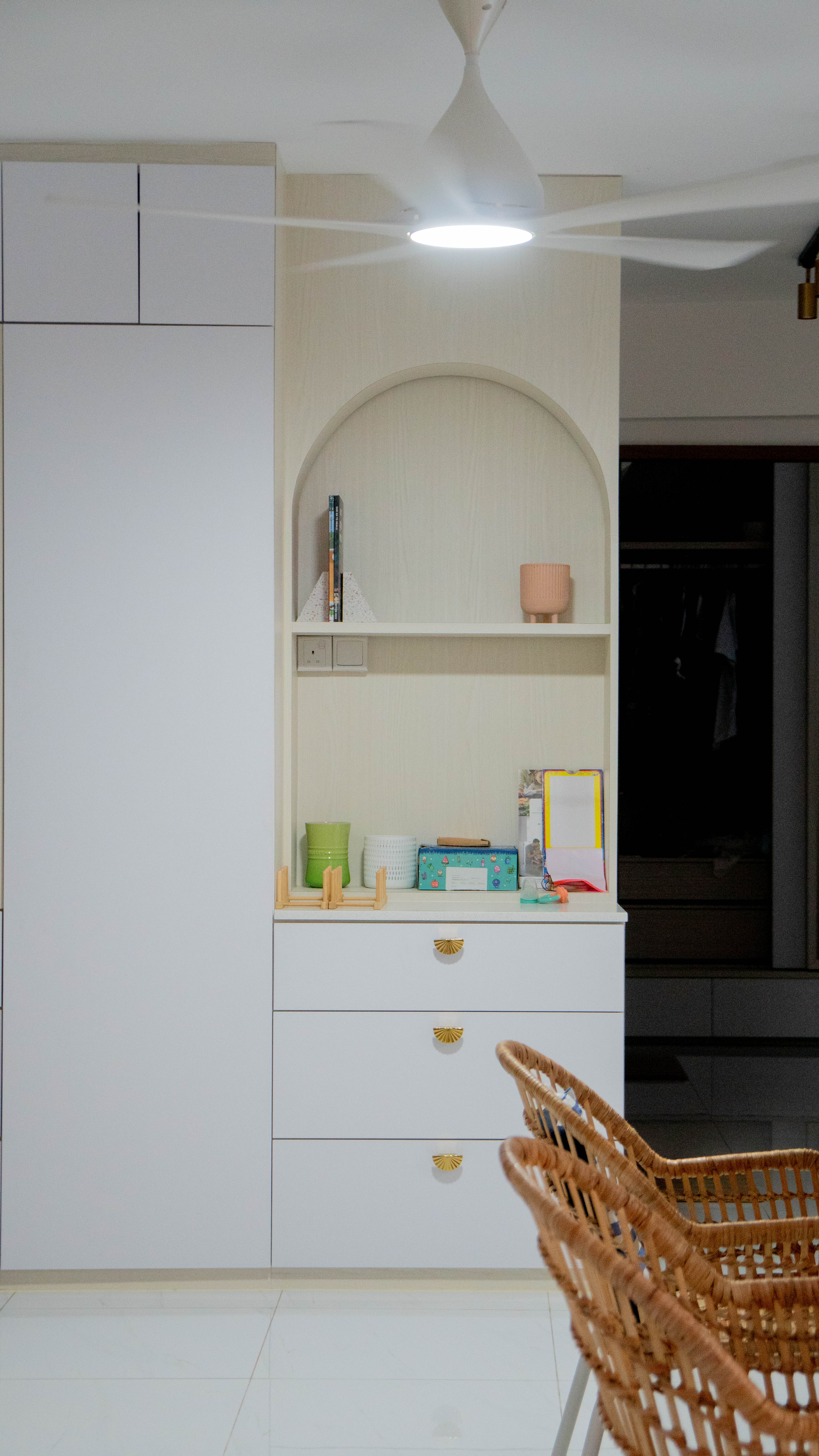 Japandi Living & Dining @ GreenFlora - White kitchen cabinets, minimalist design, floating shelf, decorative items, wooden
